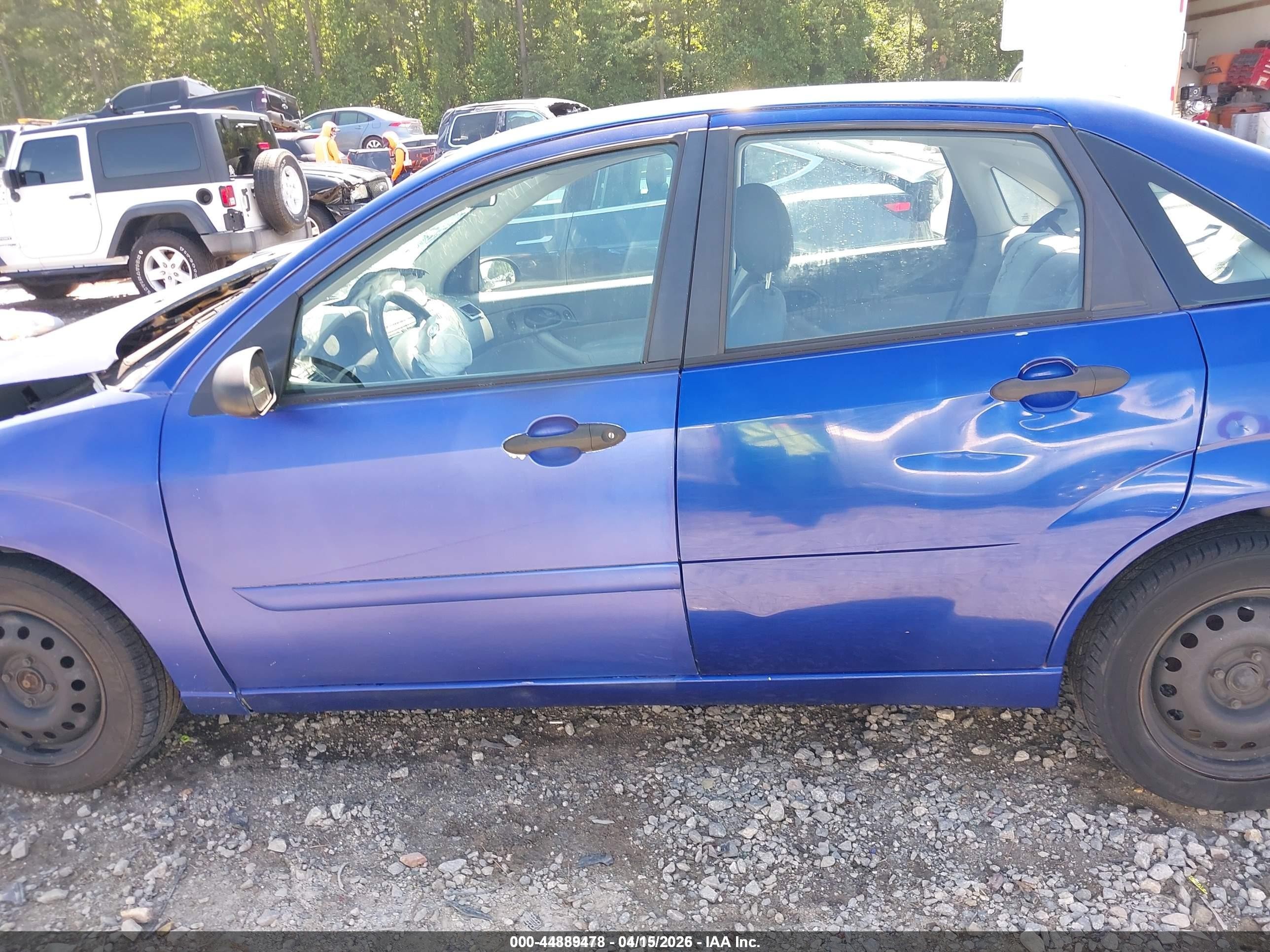 2005 Ford Focus Zx4 Blue vin: 1FAFP34N55W197402