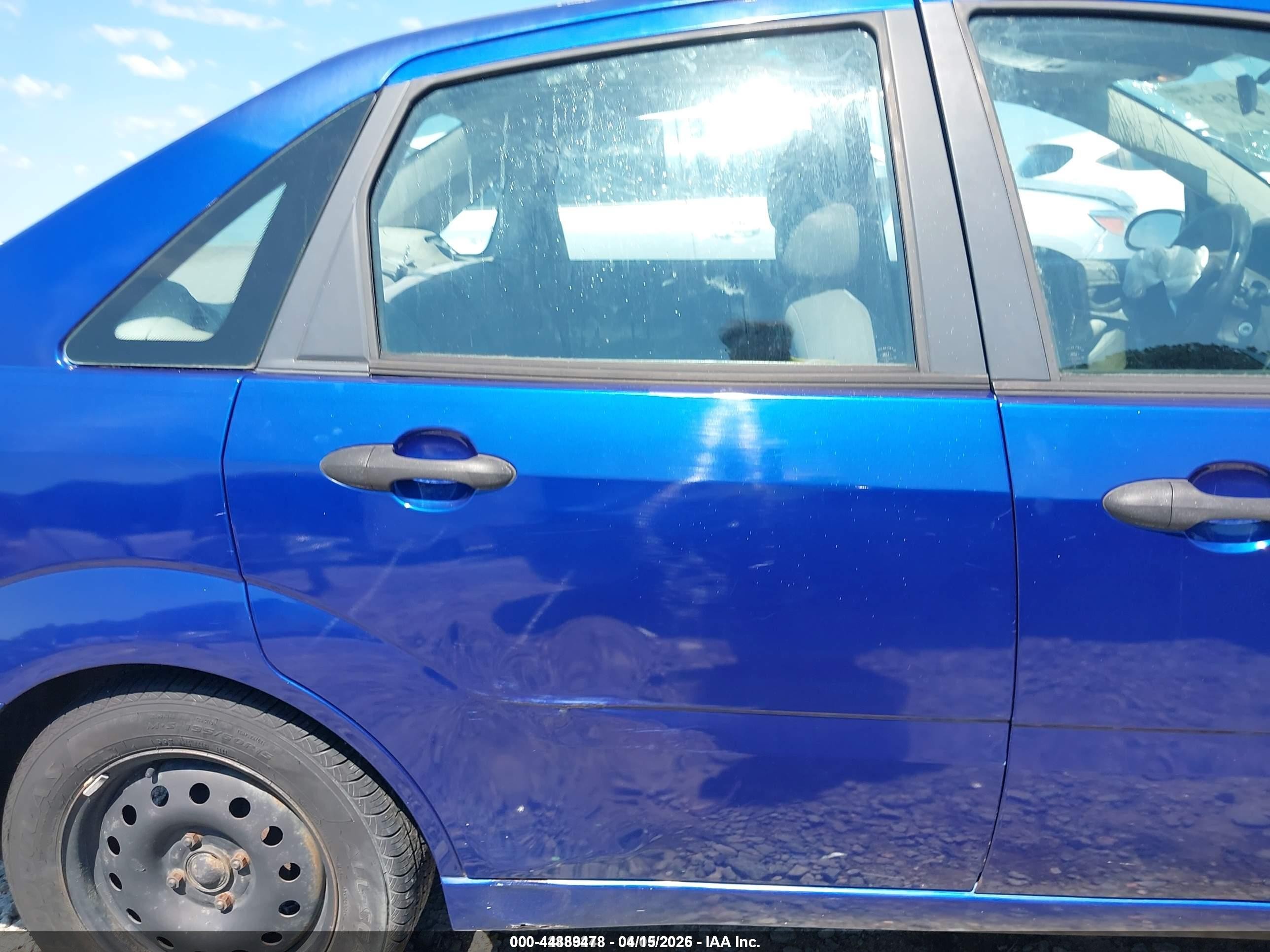 2005 Ford Focus Zx4 Blue vin: 1FAFP34N55W197402