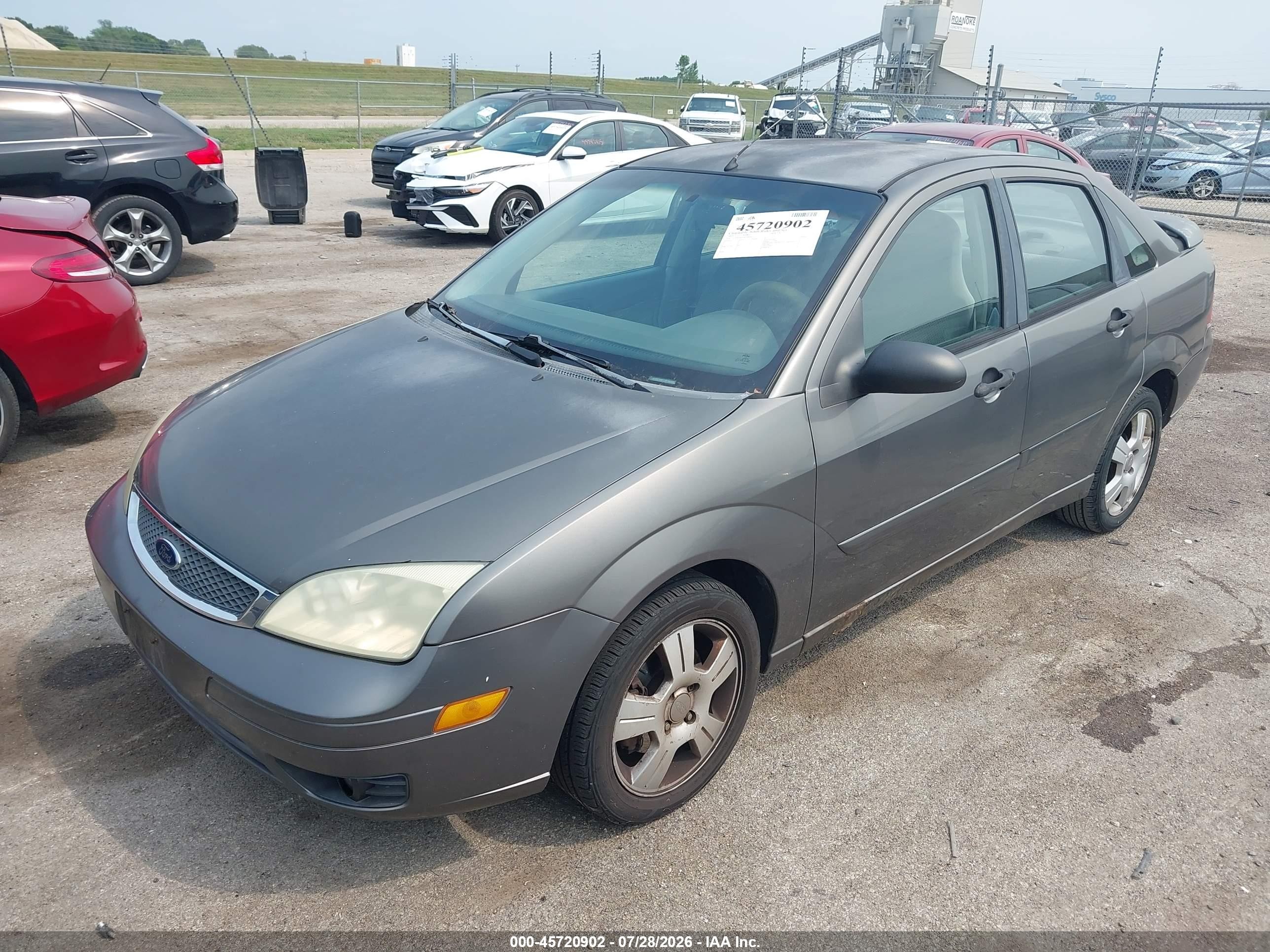 2005 Ford Focus Zx4 Gray vin: 1FAFP34N55W200976