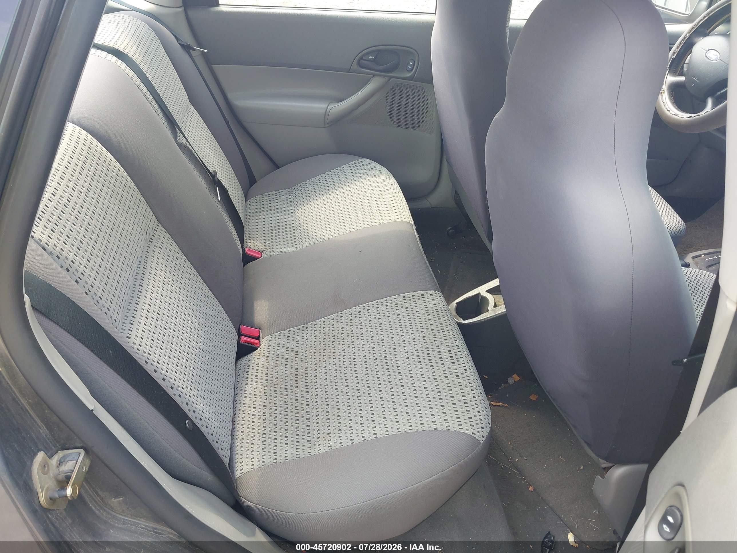 2005 Ford Focus Zx4 Gray vin: 1FAFP34N55W200976