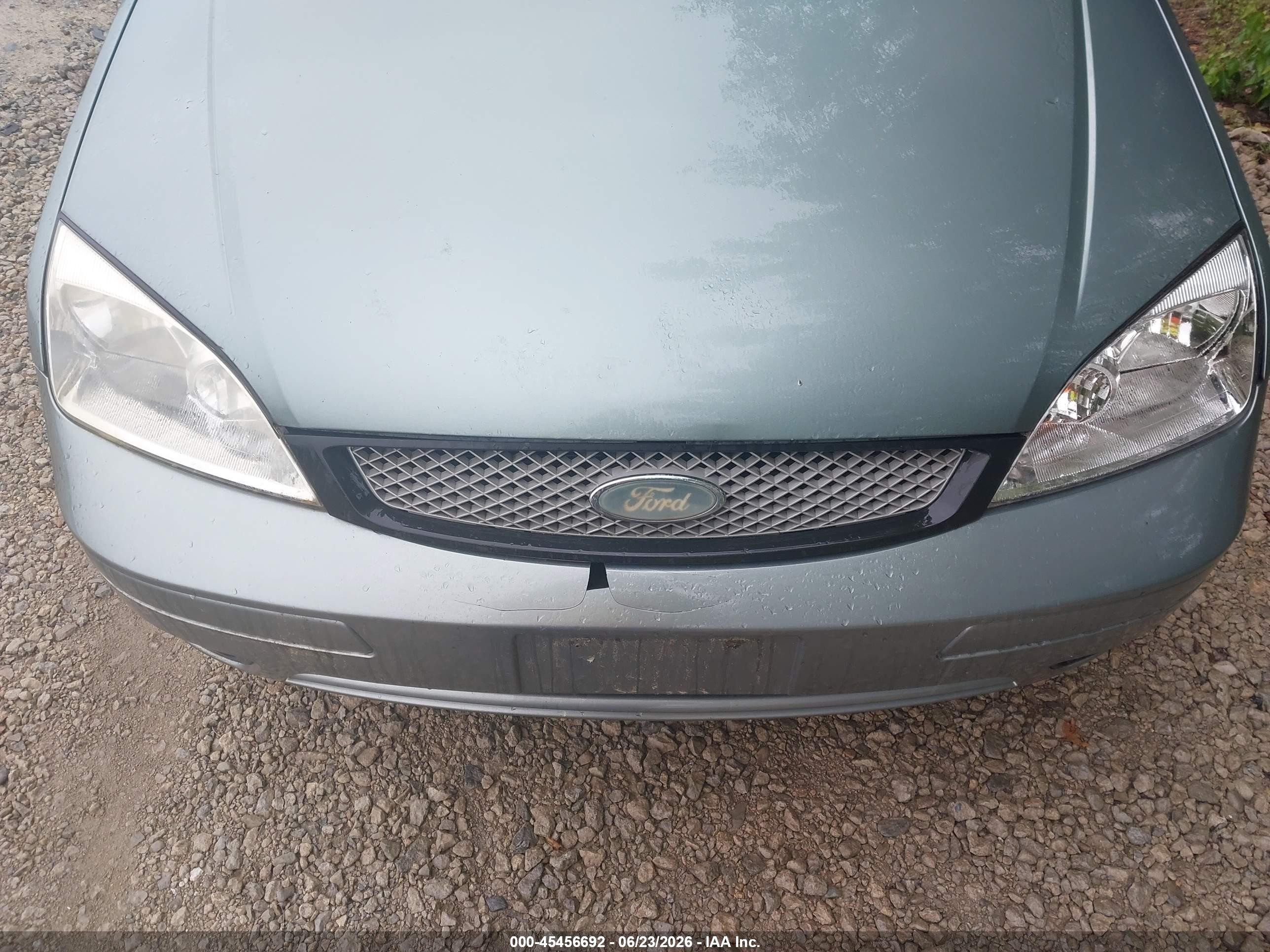 2005 Ford Focus Zx4 Teal vin: 1FAFP34N55W201352
