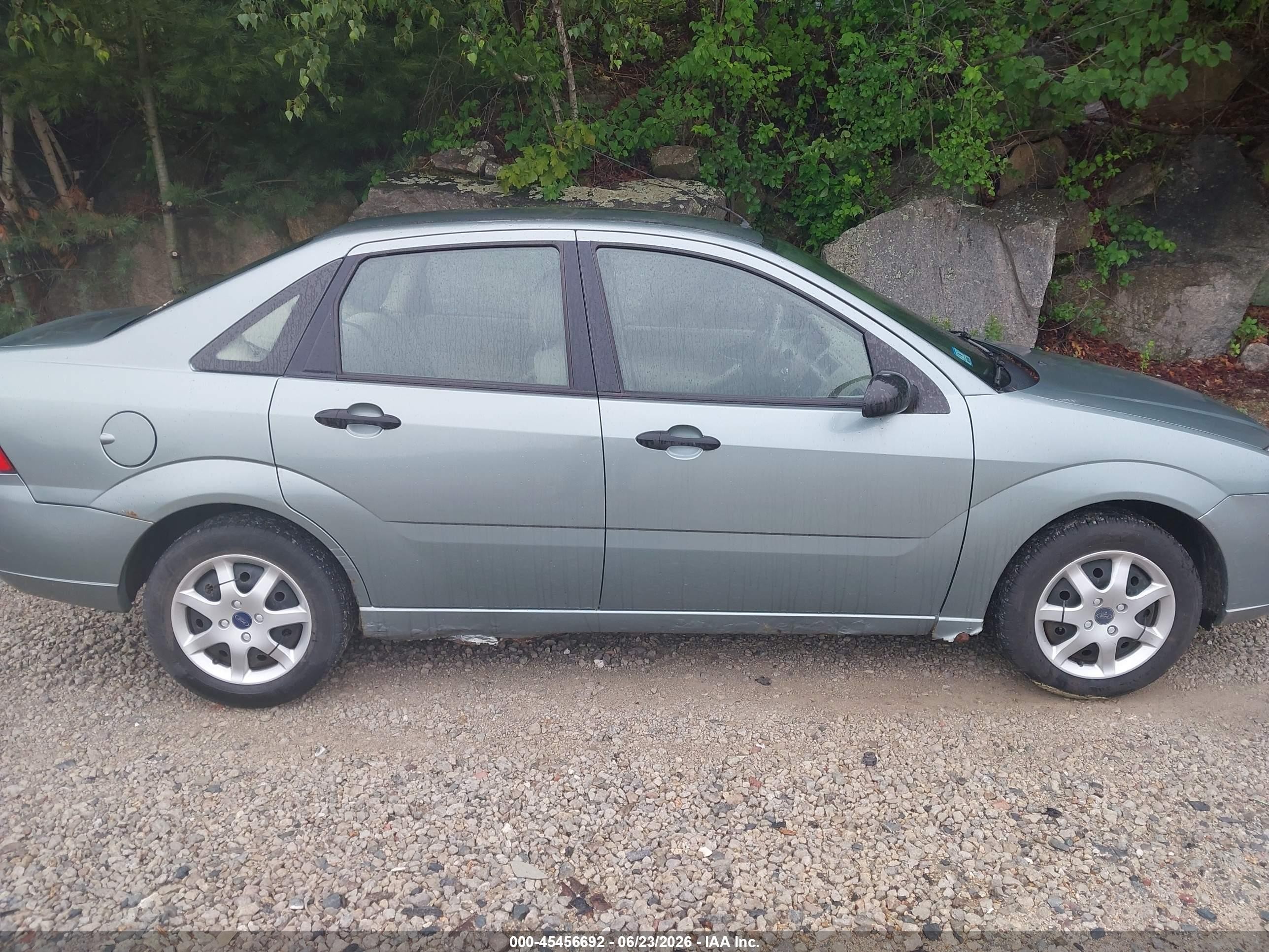 2005 Ford Focus Zx4 Teal vin: 1FAFP34N55W201352