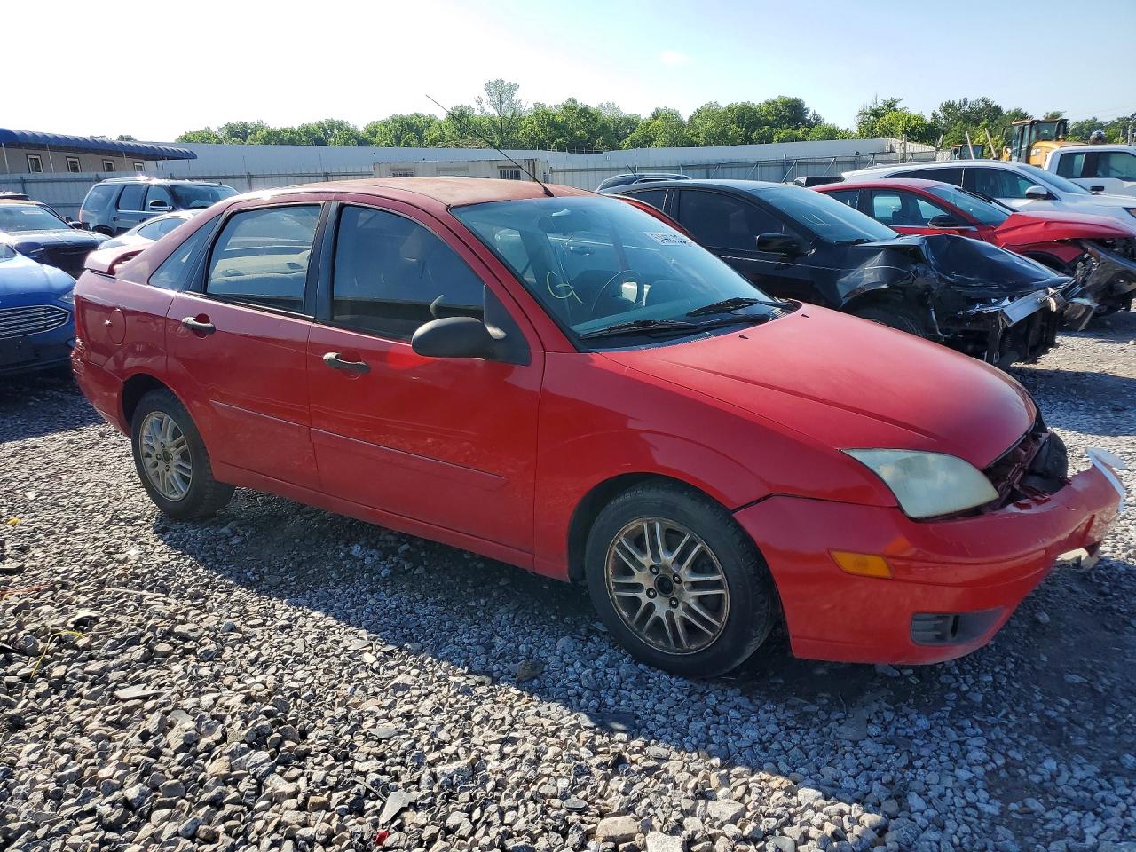 2005 Ford Focus Zx4 Red vin: 1FAFP34N55W223058