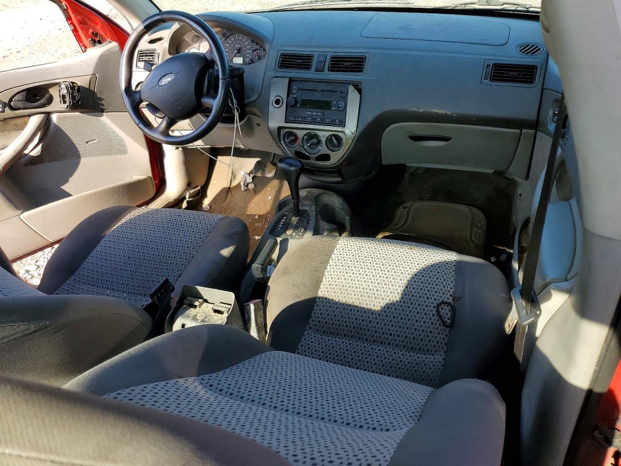 2005 Ford Focus Zx4 Red vin: 1FAFP34N55W223058