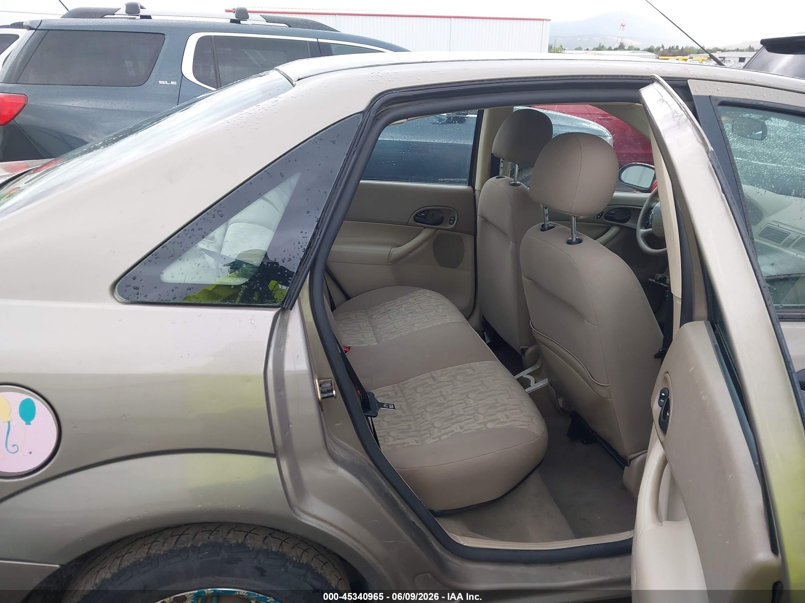 2005 Ford Focus Zx4 Beige vin: 1FAFP34N55W232648