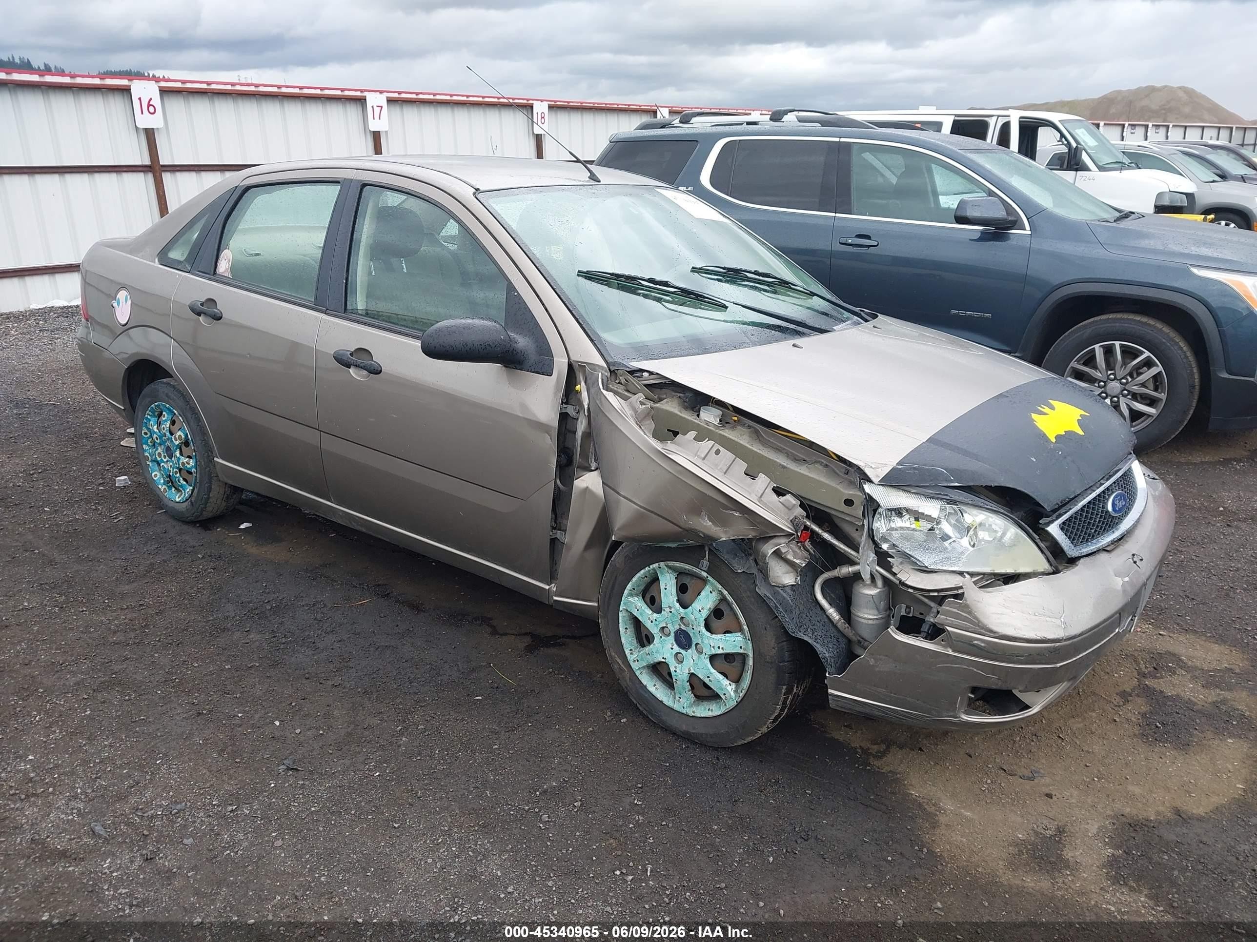 2005 Ford Focus Zx4 Beige vin: 1FAFP34N55W232648
