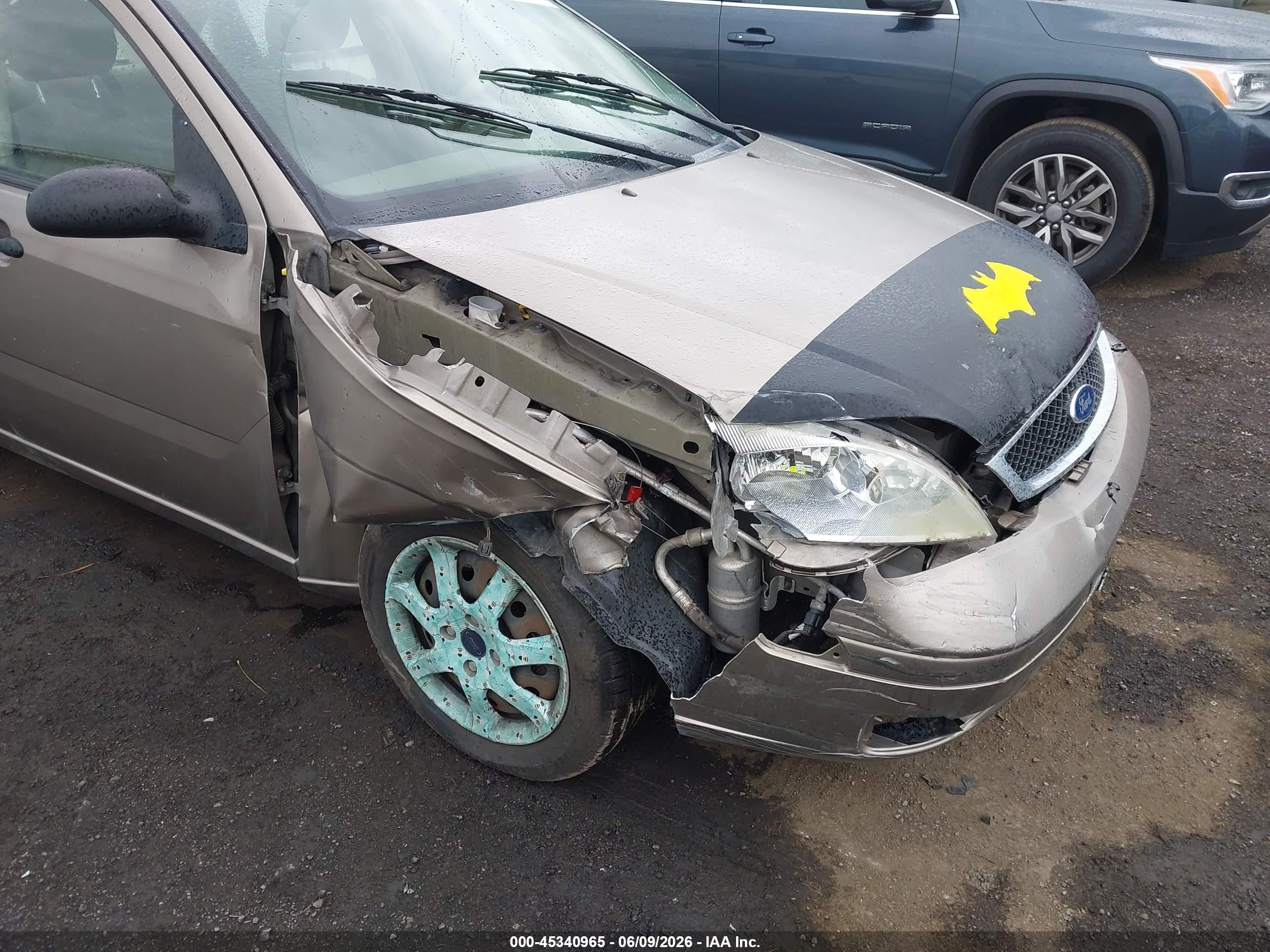 2005 Ford Focus Zx4 Beige vin: 1FAFP34N55W232648