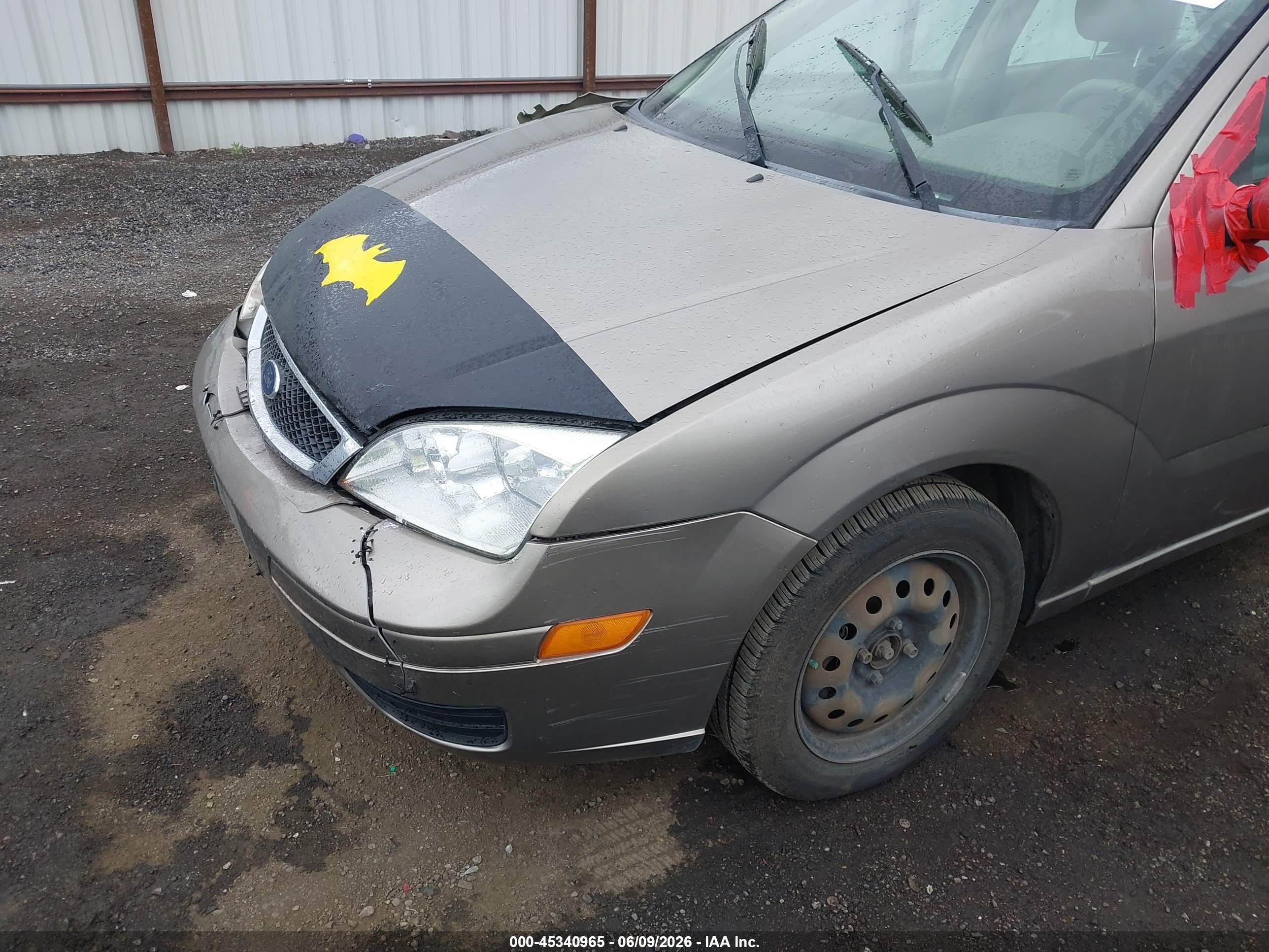 2005 Ford Focus Zx4 Beige vin: 1FAFP34N55W232648