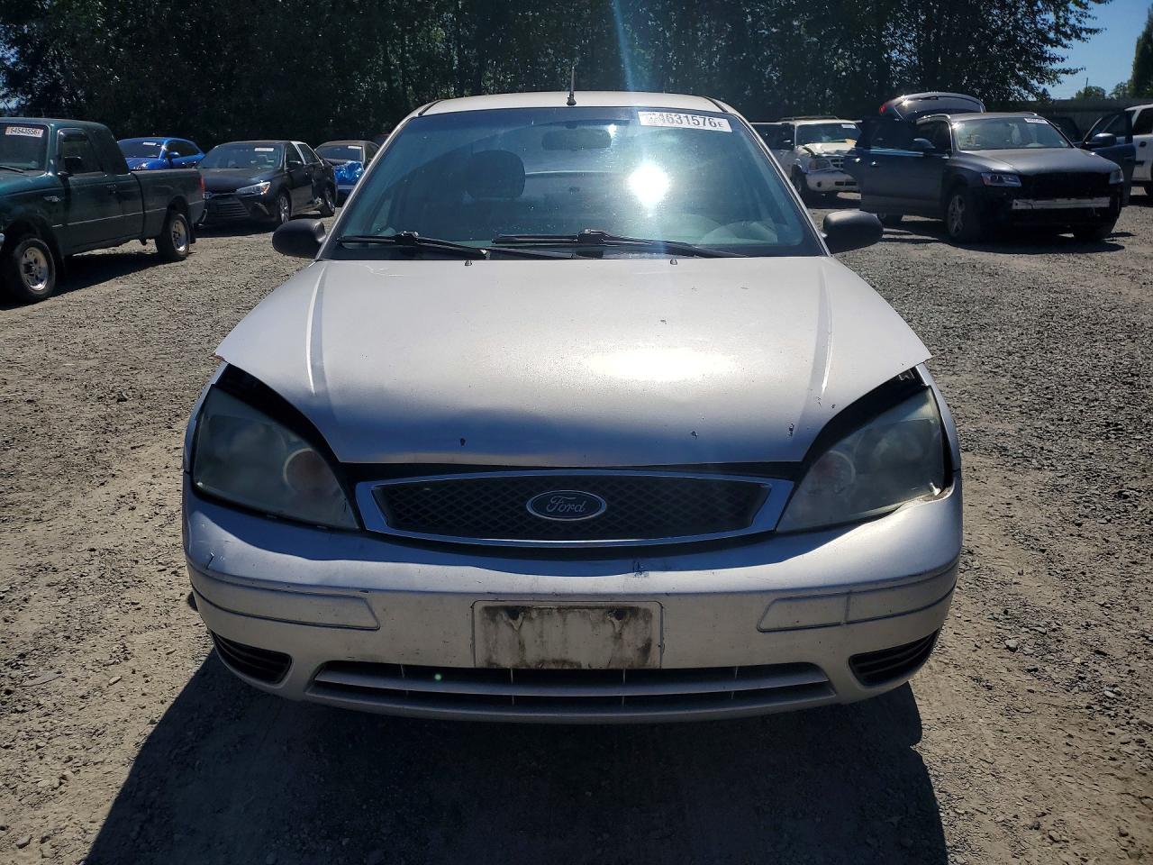 2005 Ford Focus Zx4 Silver vin: 1FAFP34N55W241219