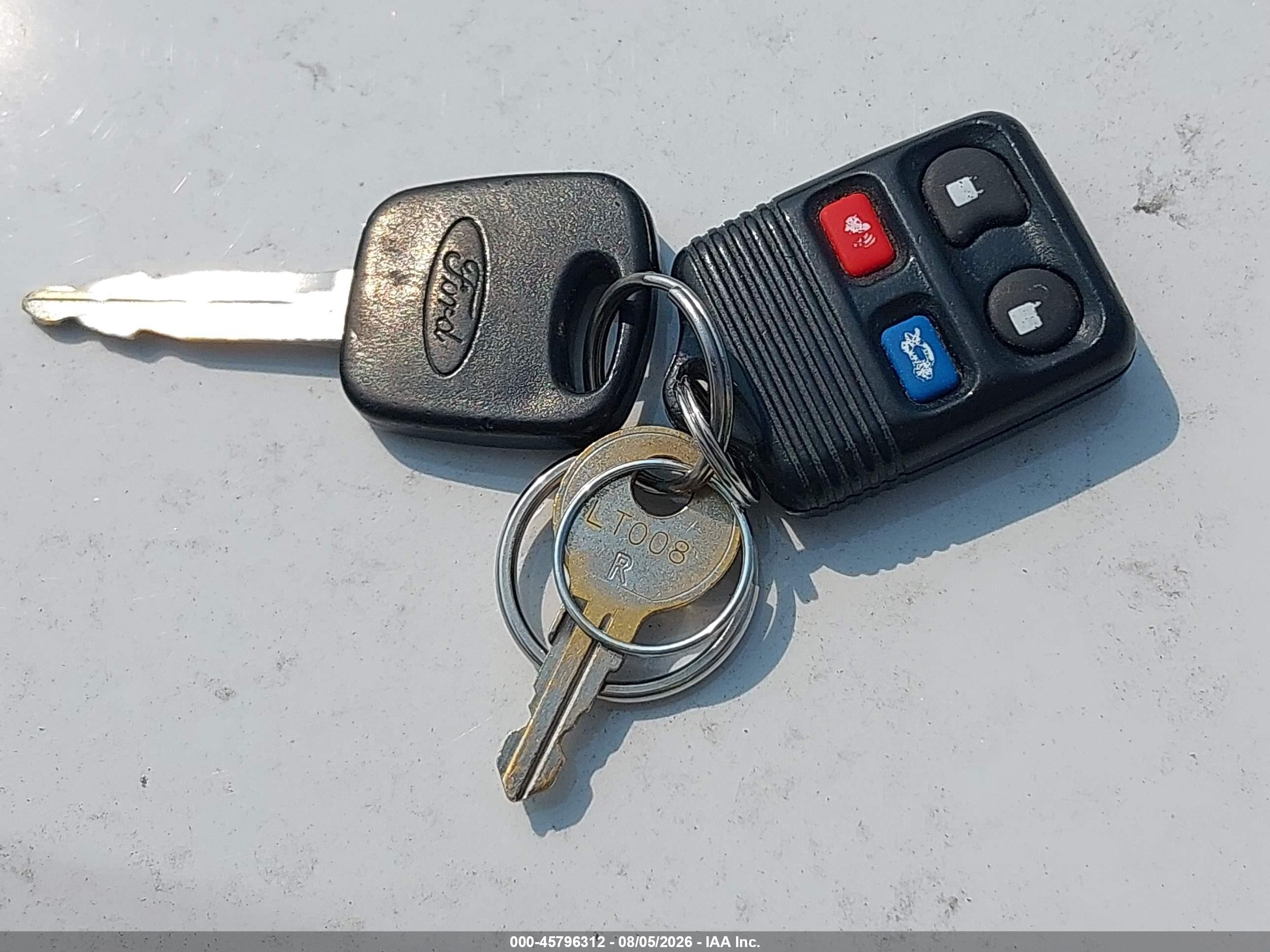 2005 Ford Focus Zx4 White vin: 1FAFP34N55W293546