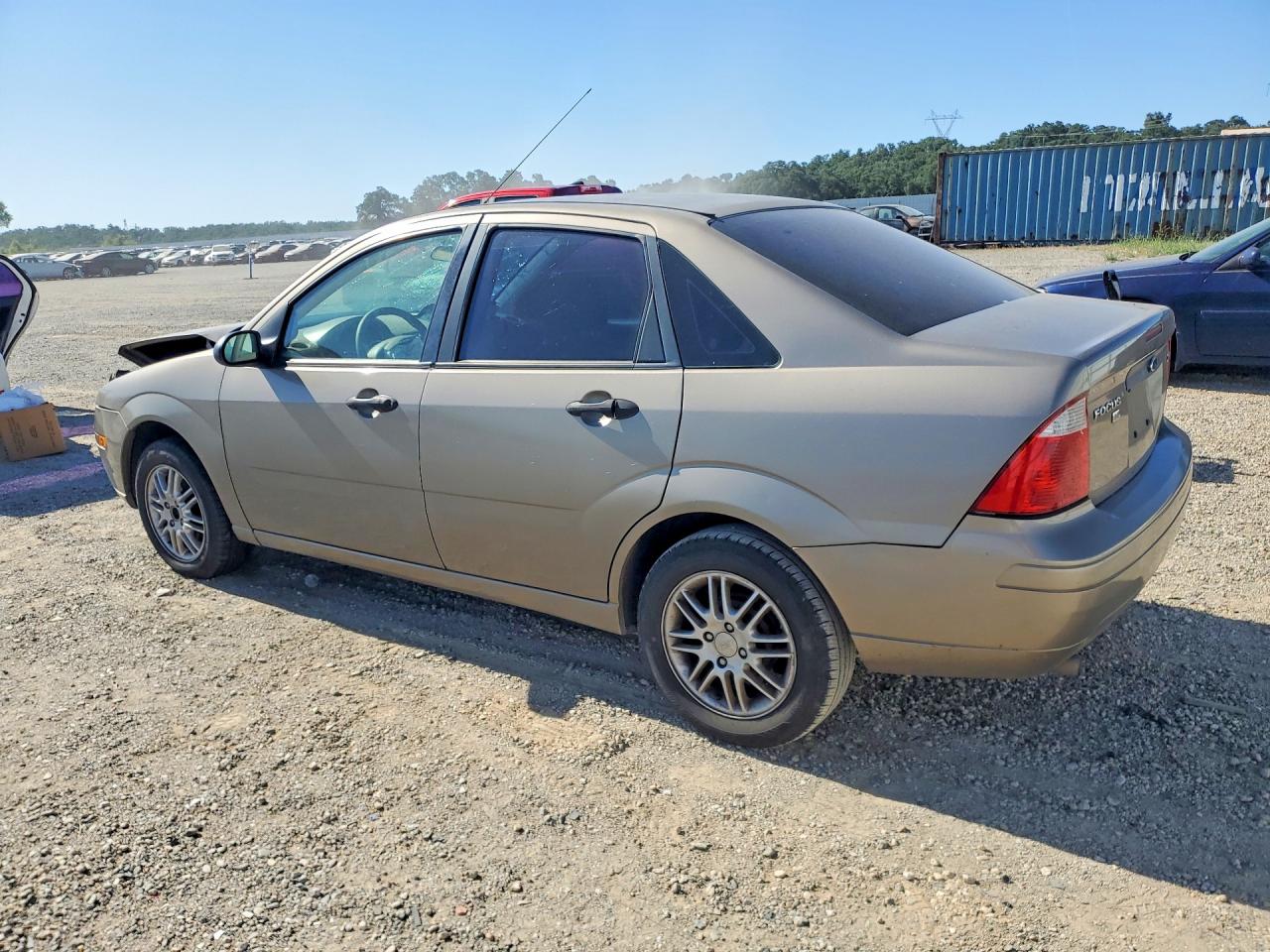 2005 Ford Focus Zx4 Gold vin: 1FAFP34N55W310202