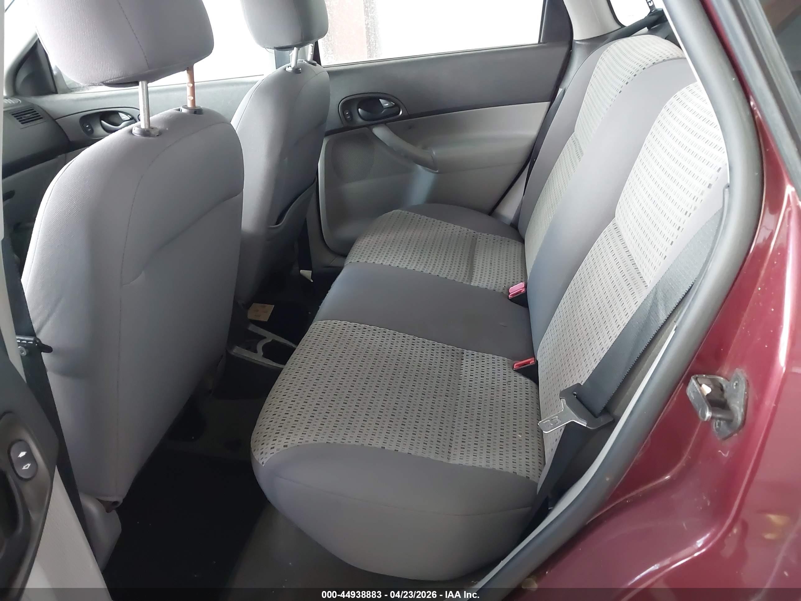 2006 Ford Focus Zx4 Burgundy vin: 1FAFP34N56W172159