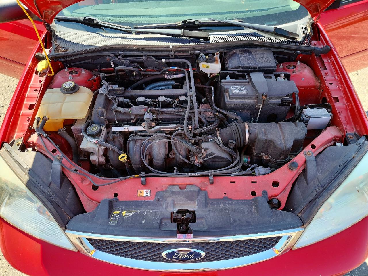 2007 Ford Focus Zx4 Red vin: 1FAFP34N57W115526