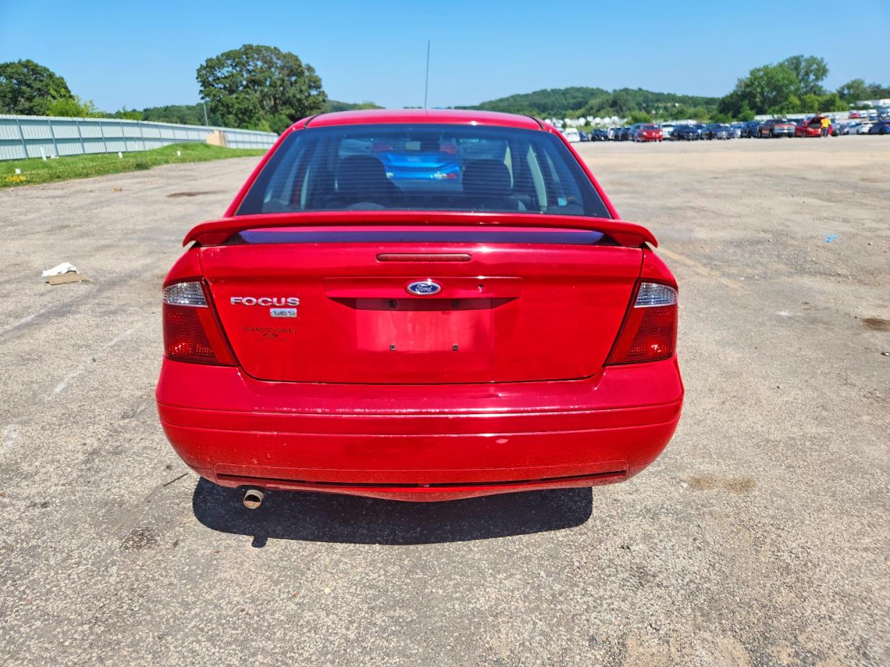 2007 Ford Focus Zx4 Red vin: 1FAFP34N57W115526