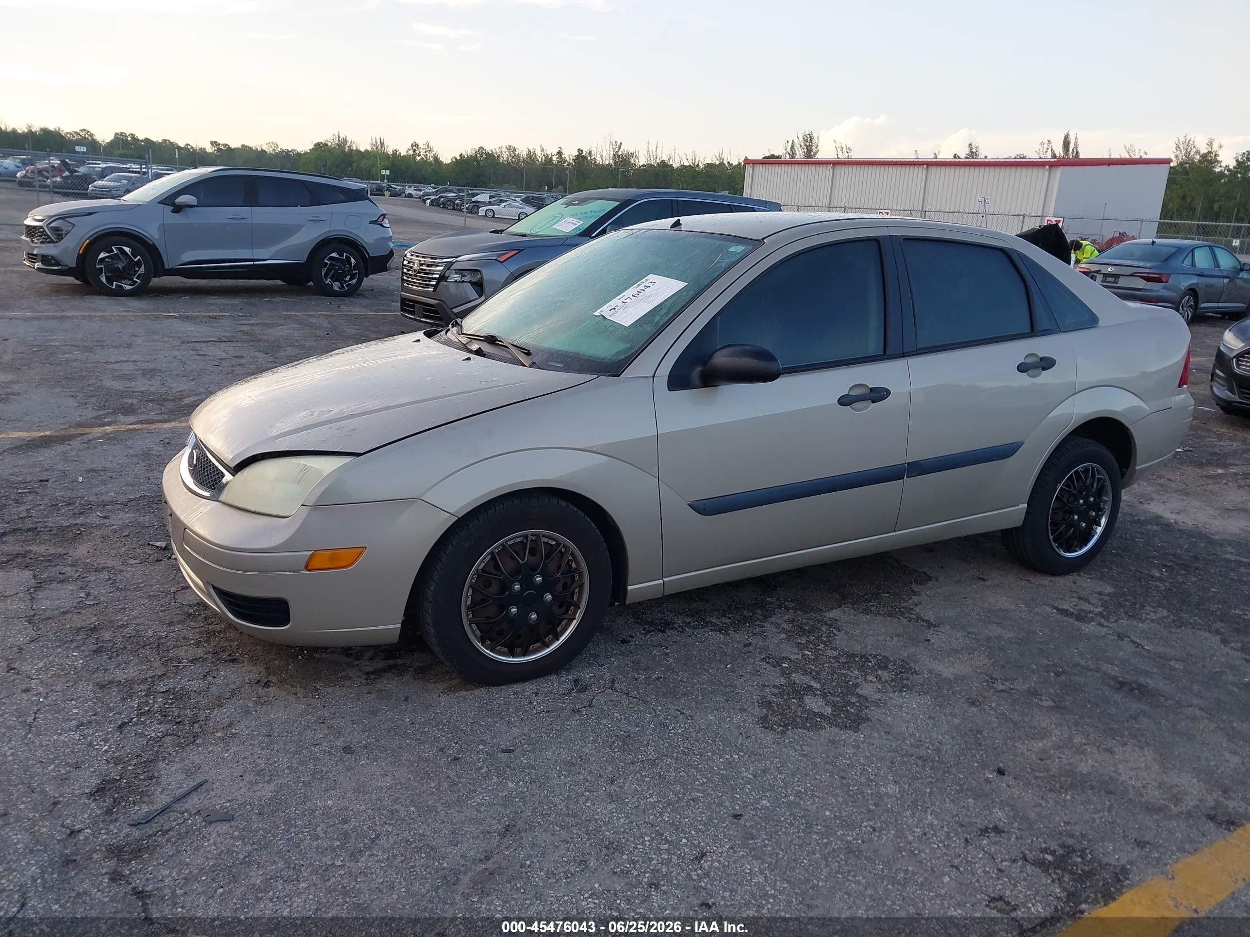 2007 Ford Focus S/se/ses Cream vin: 1FAFP34N57W169893