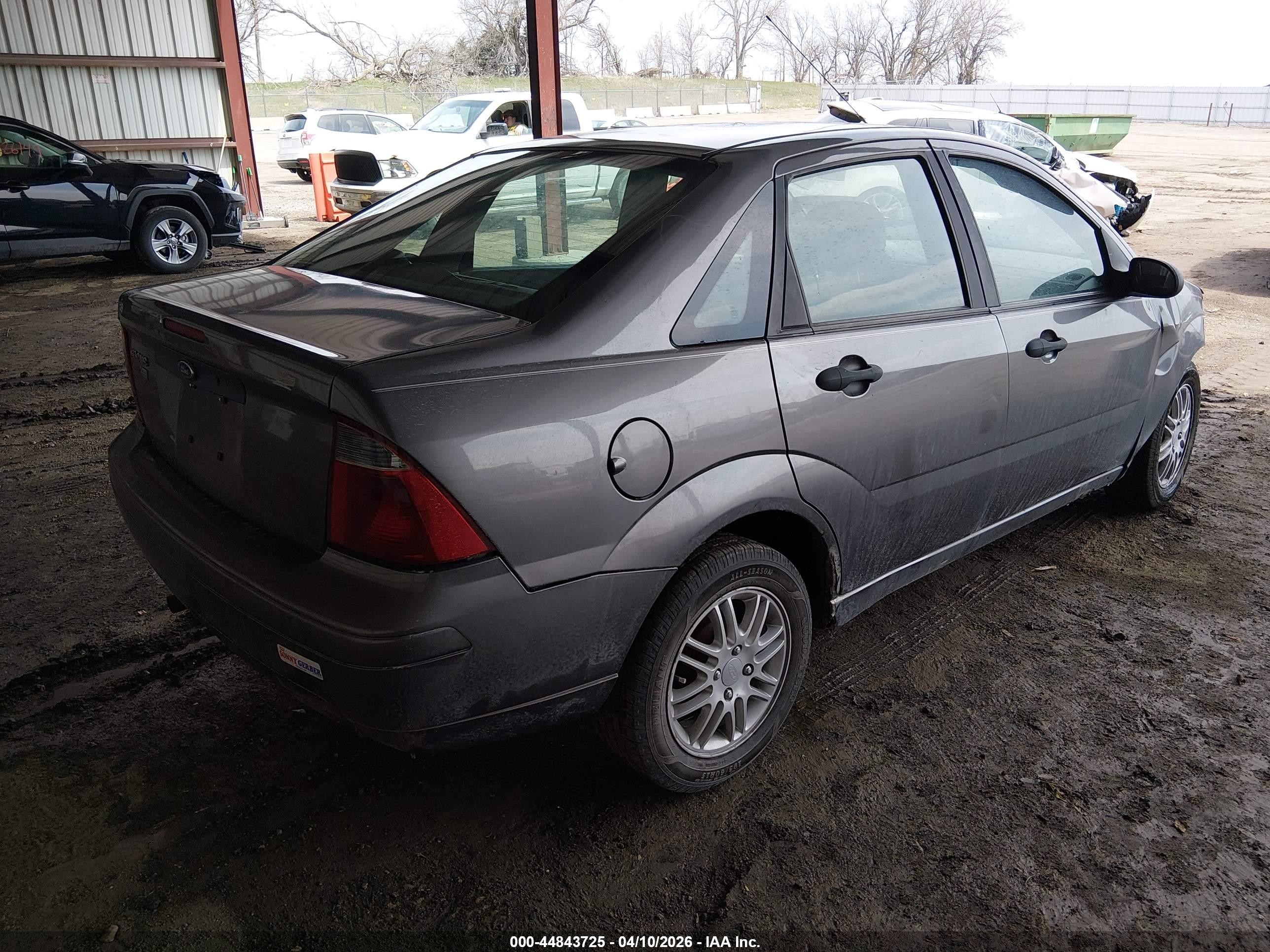 2007 Ford Focus S/se/ses Gray vin: 1FAFP34N57W172941