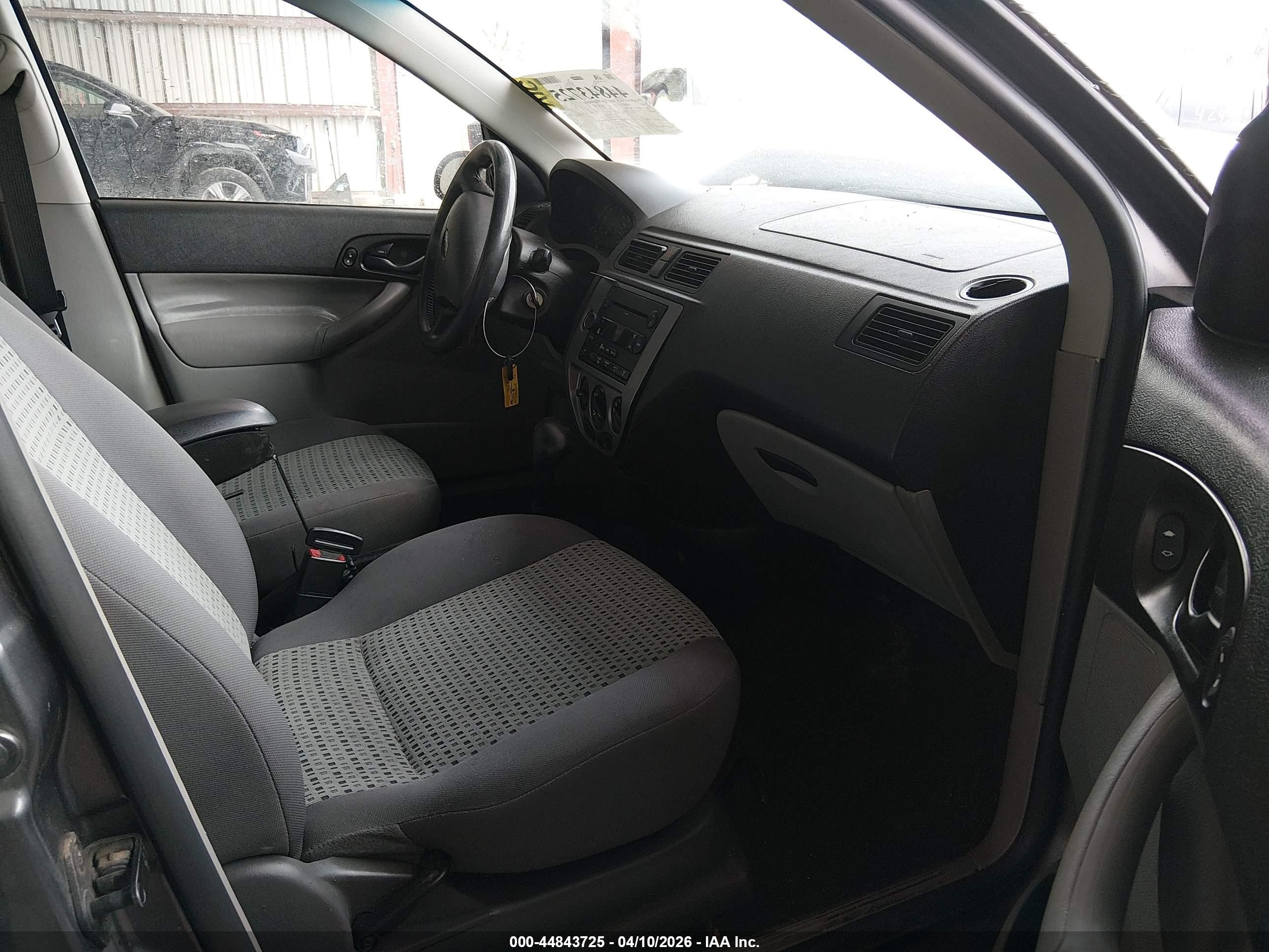2007 Ford Focus S/se/ses Gray vin: 1FAFP34N57W172941