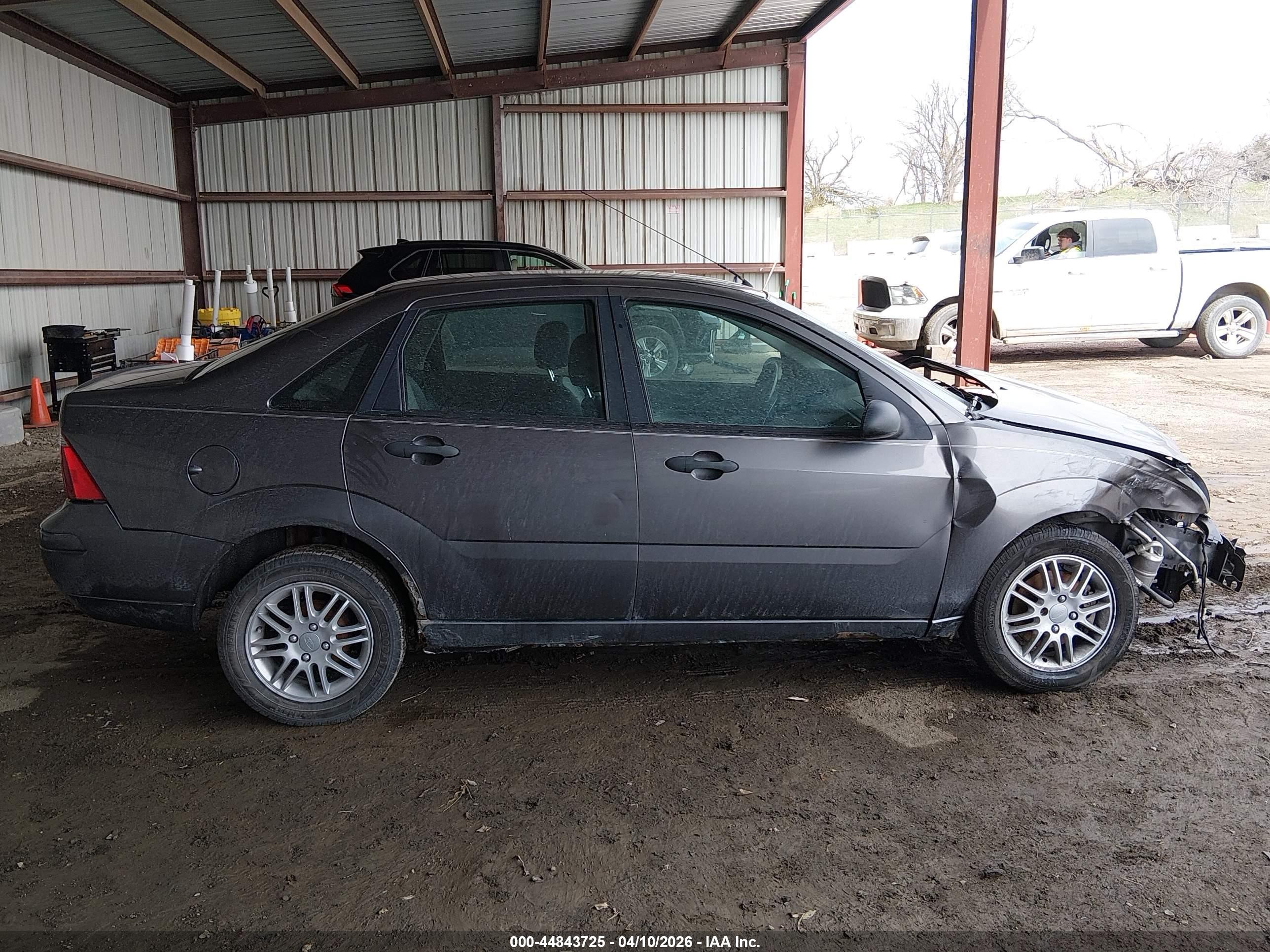 2007 Ford Focus S/se/ses Gray vin: 1FAFP34N57W172941
