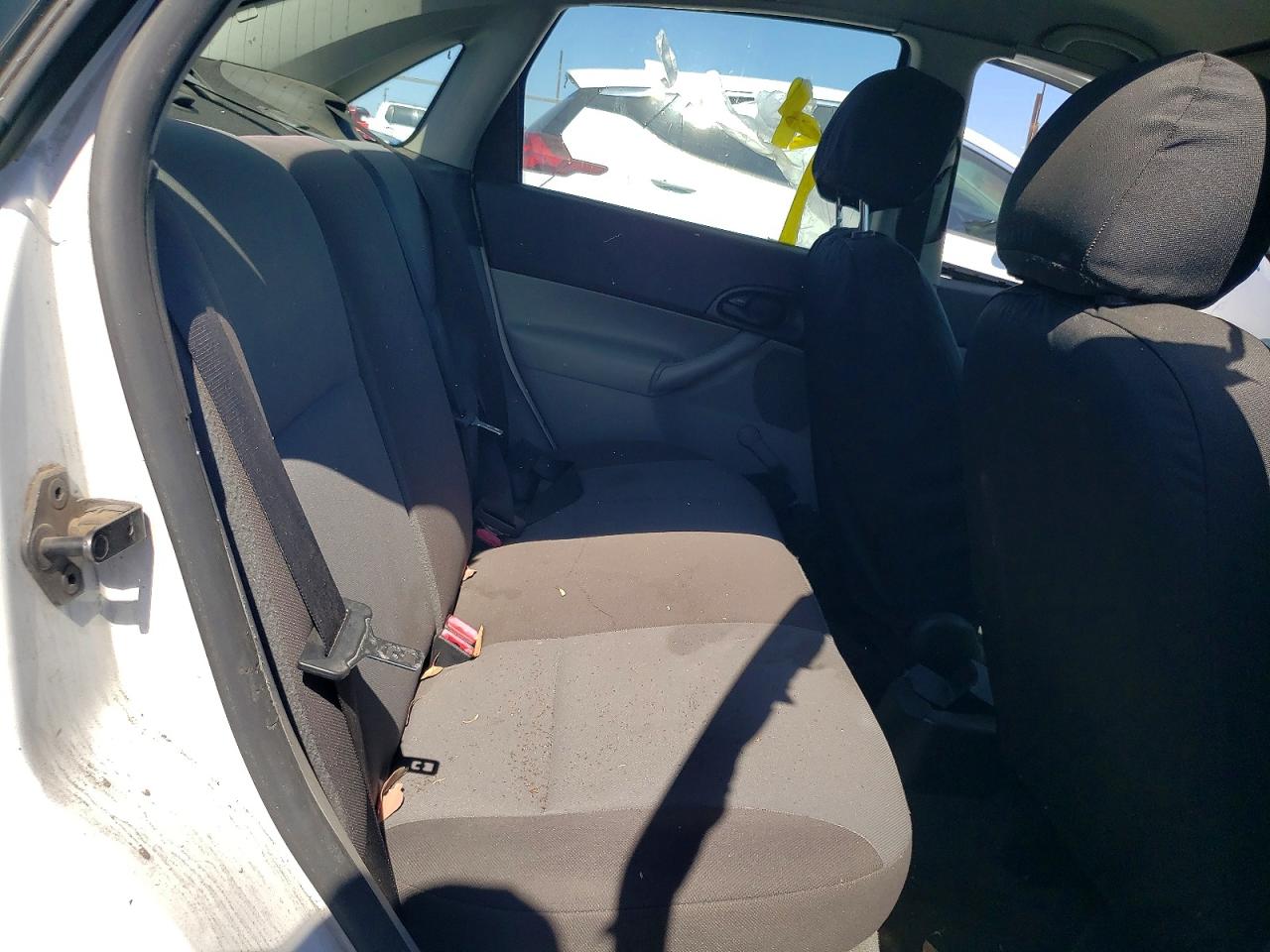 2007 Ford Focus Zx4 White vin: 1FAFP34N57W173670