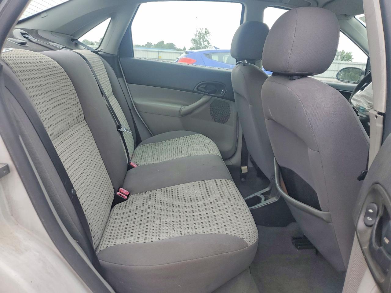 2007 Ford Focus Zx4 White vin: 1FAFP34N57W194874