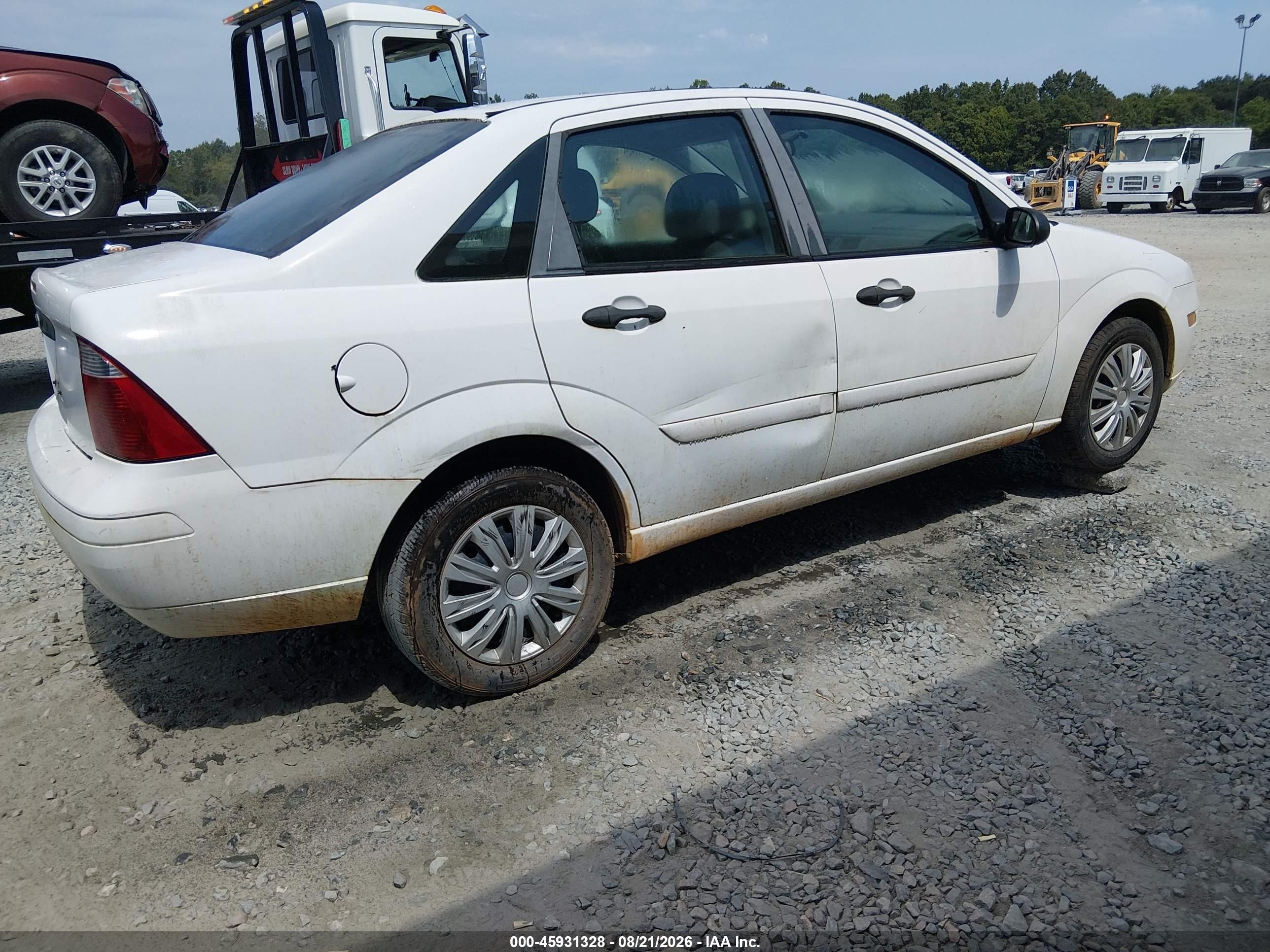 2007 Ford Focus S/se/ses White vin: 1FAFP34N57W214329