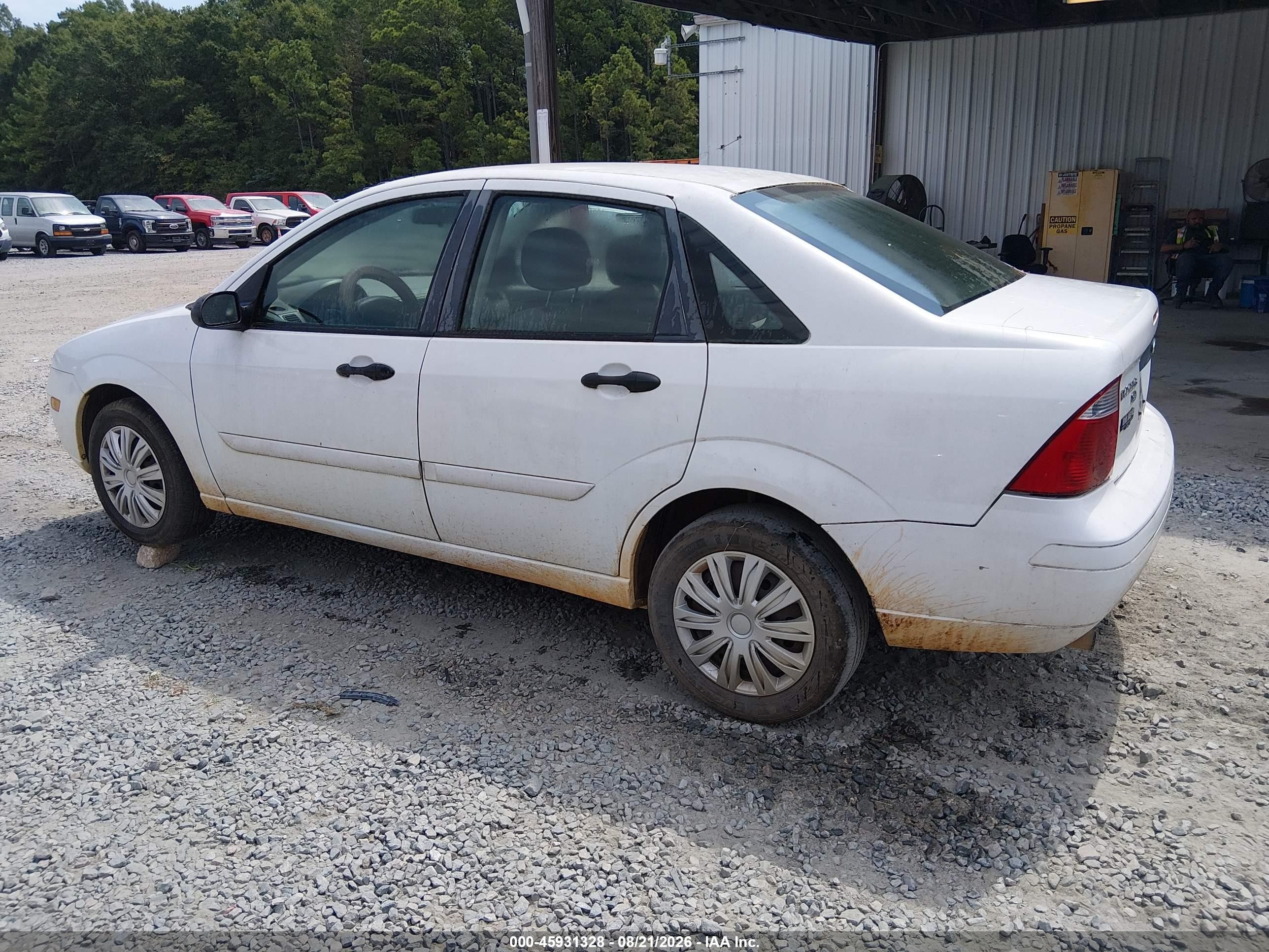 2007 Ford Focus S/se/ses White vin: 1FAFP34N57W214329