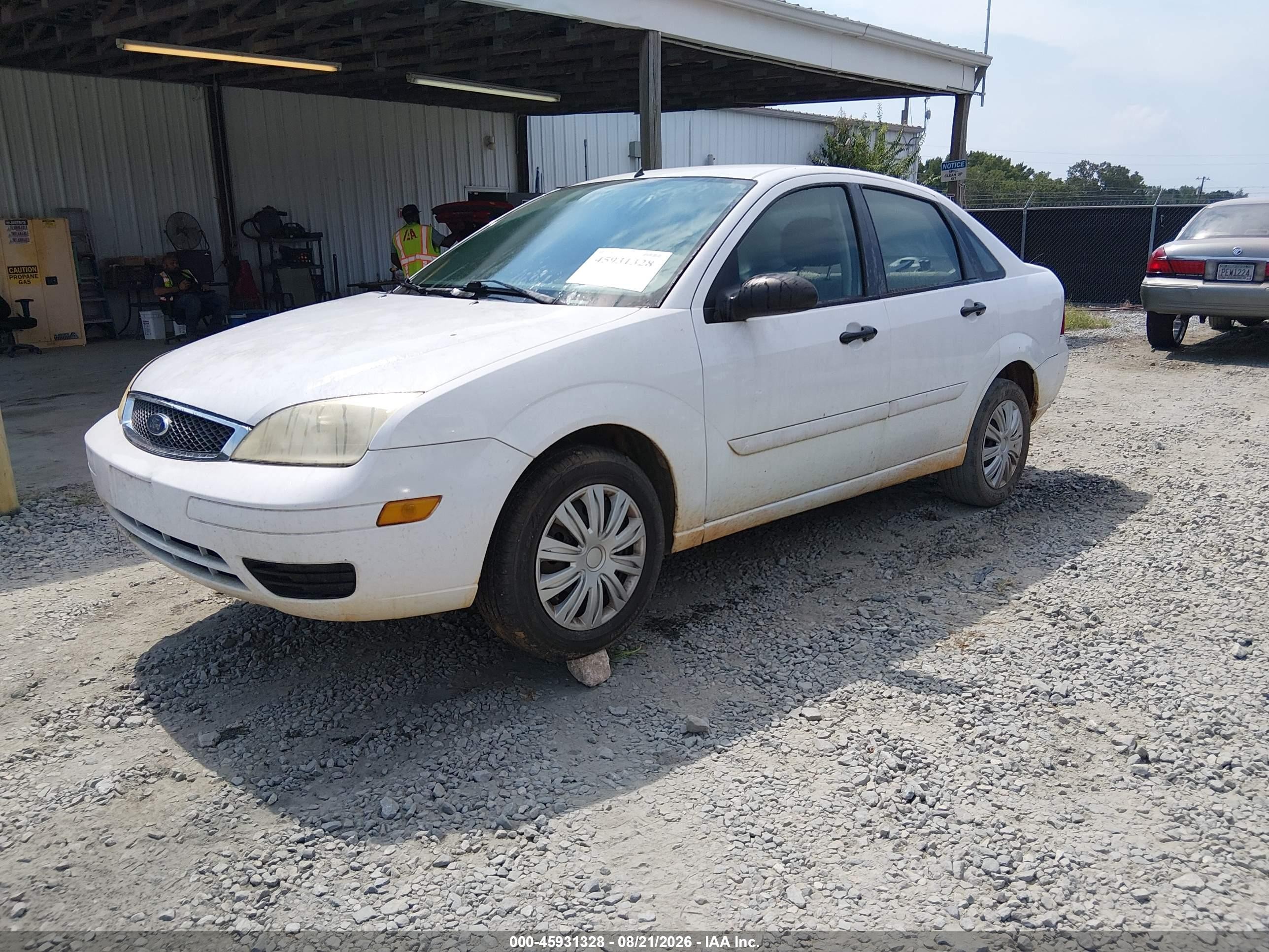 2007 Ford Focus S/se/ses White vin: 1FAFP34N57W214329