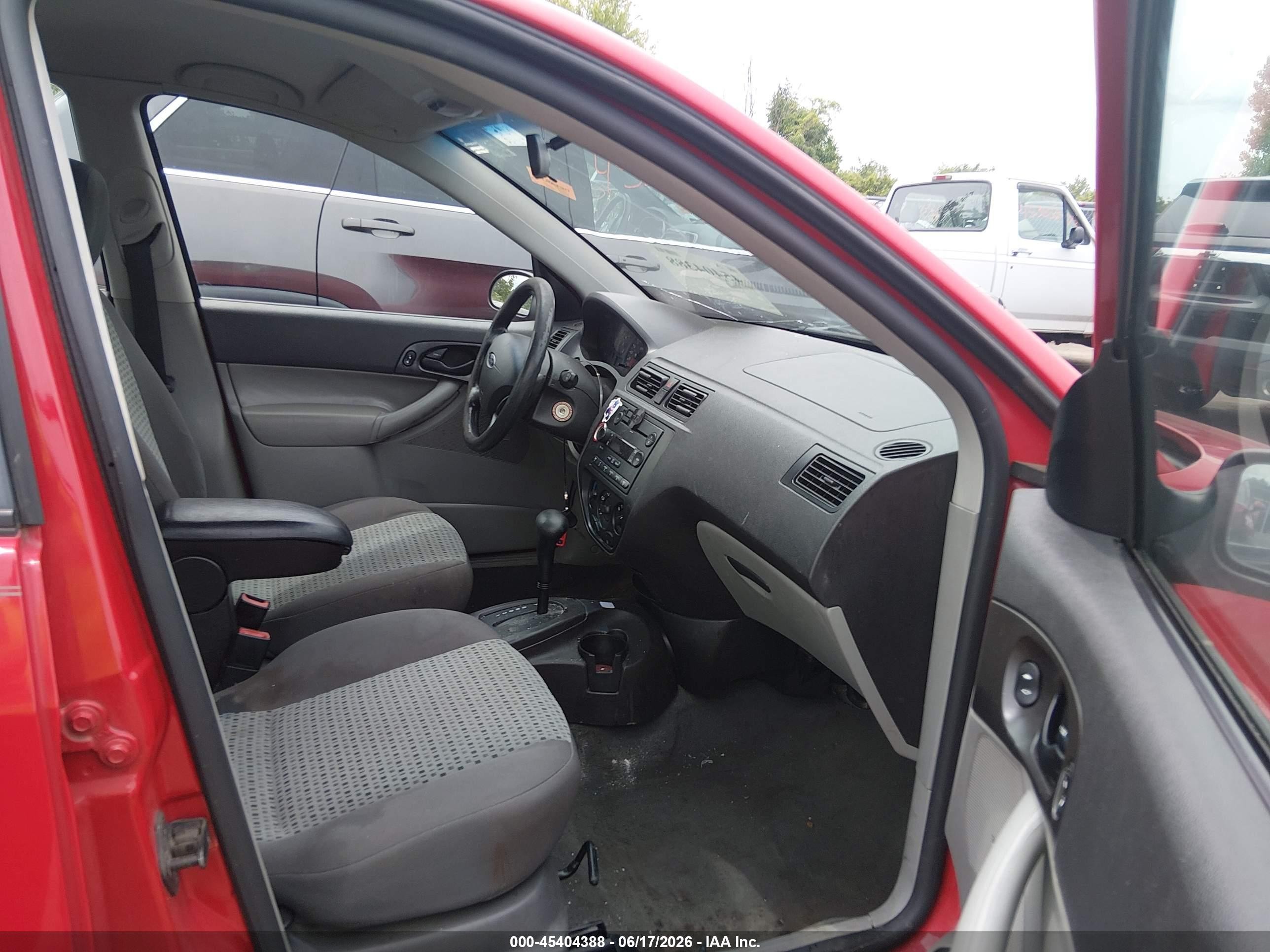 2007 Ford Focus S/se/ses Red vin: 1FAFP34N57W312034