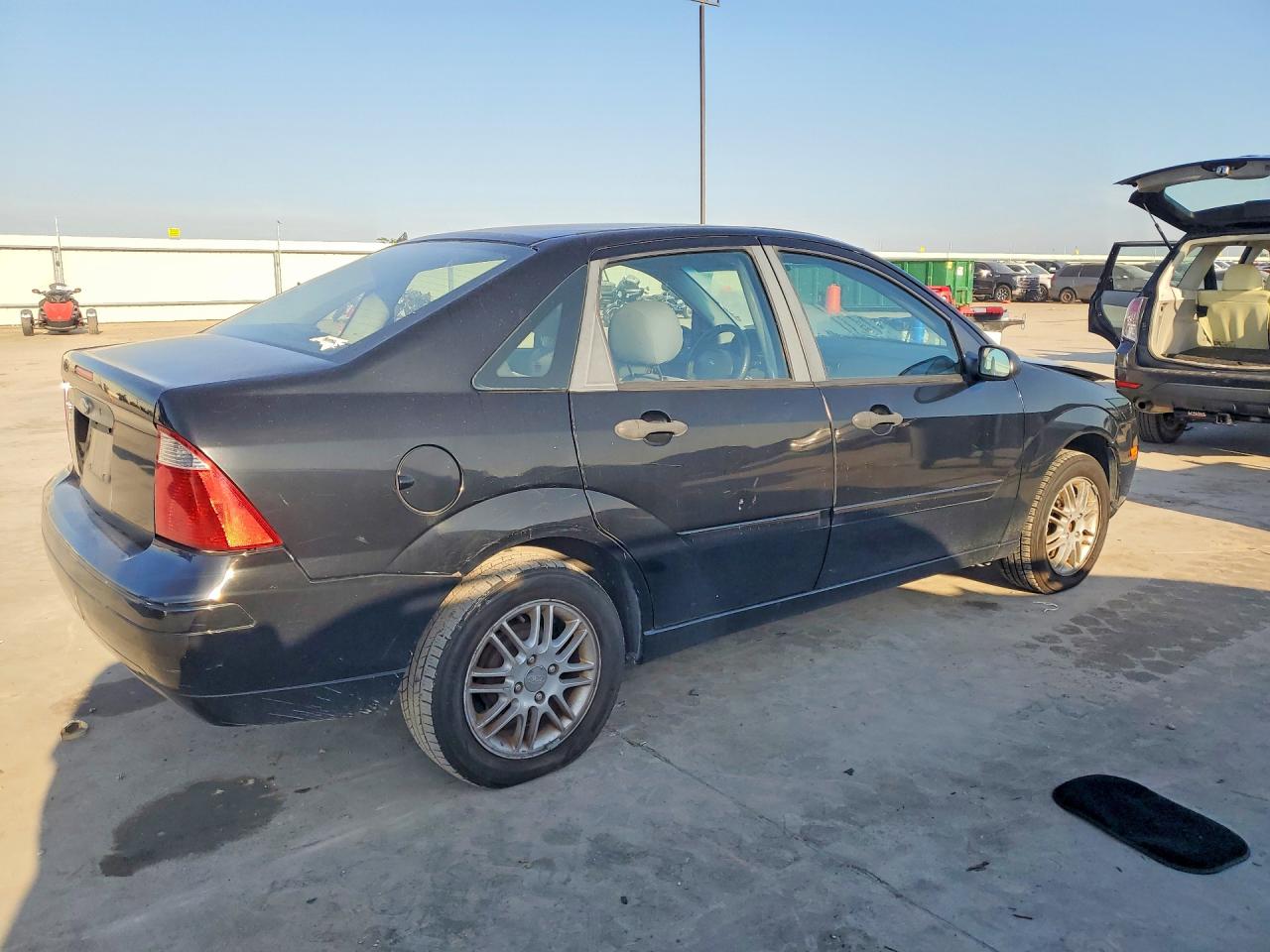 2007 Ford Focus Zx4 Черный vin: 1FAFP34N57W330176