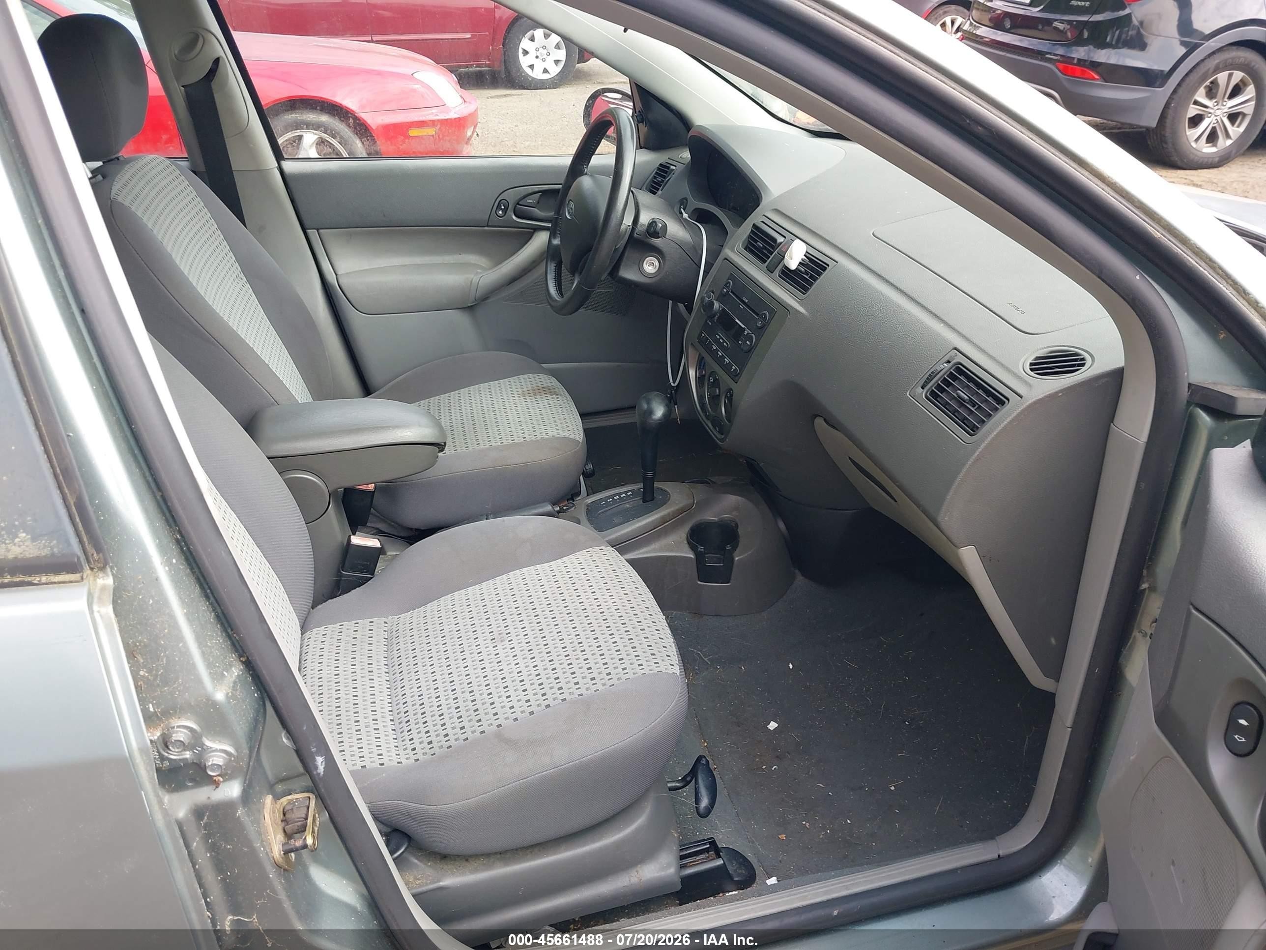 2005 Ford Focus Zx4 Gray vin: 1FAFP34N65W148144