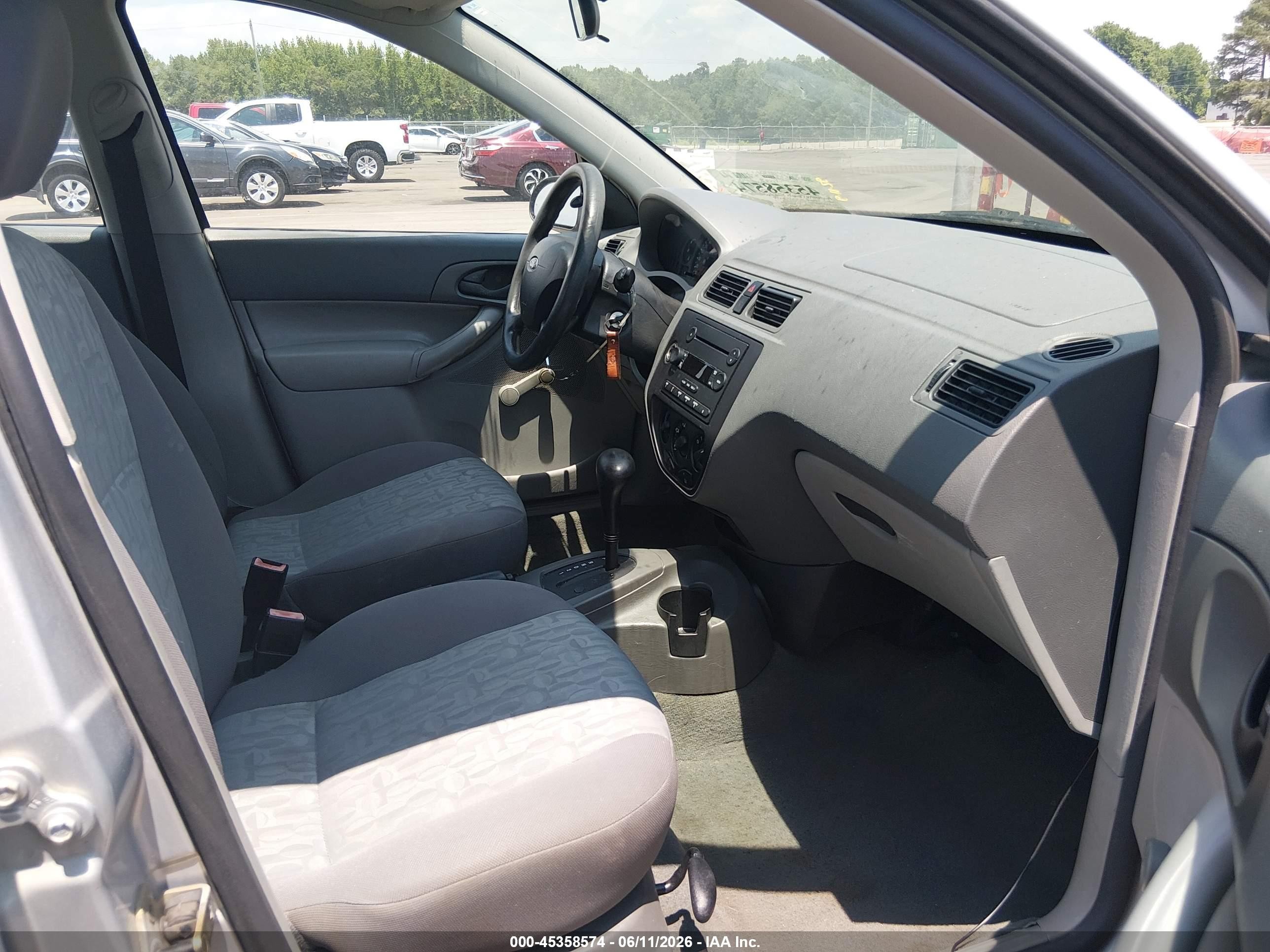 2005 Ford Focus Zx4 Silver vin: 1FAFP34N65W175151