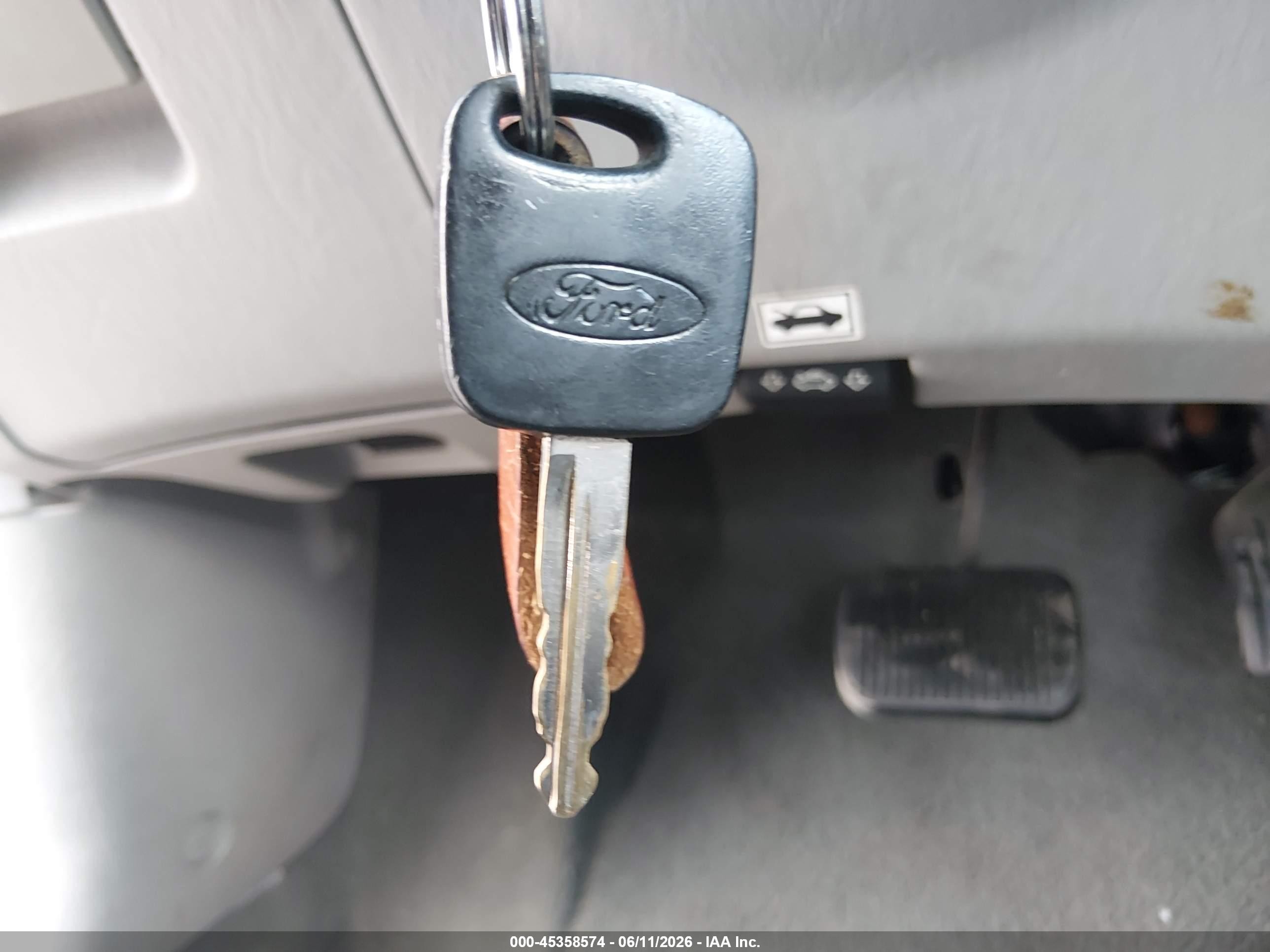 2005 Ford Focus Zx4 Silver vin: 1FAFP34N65W175151