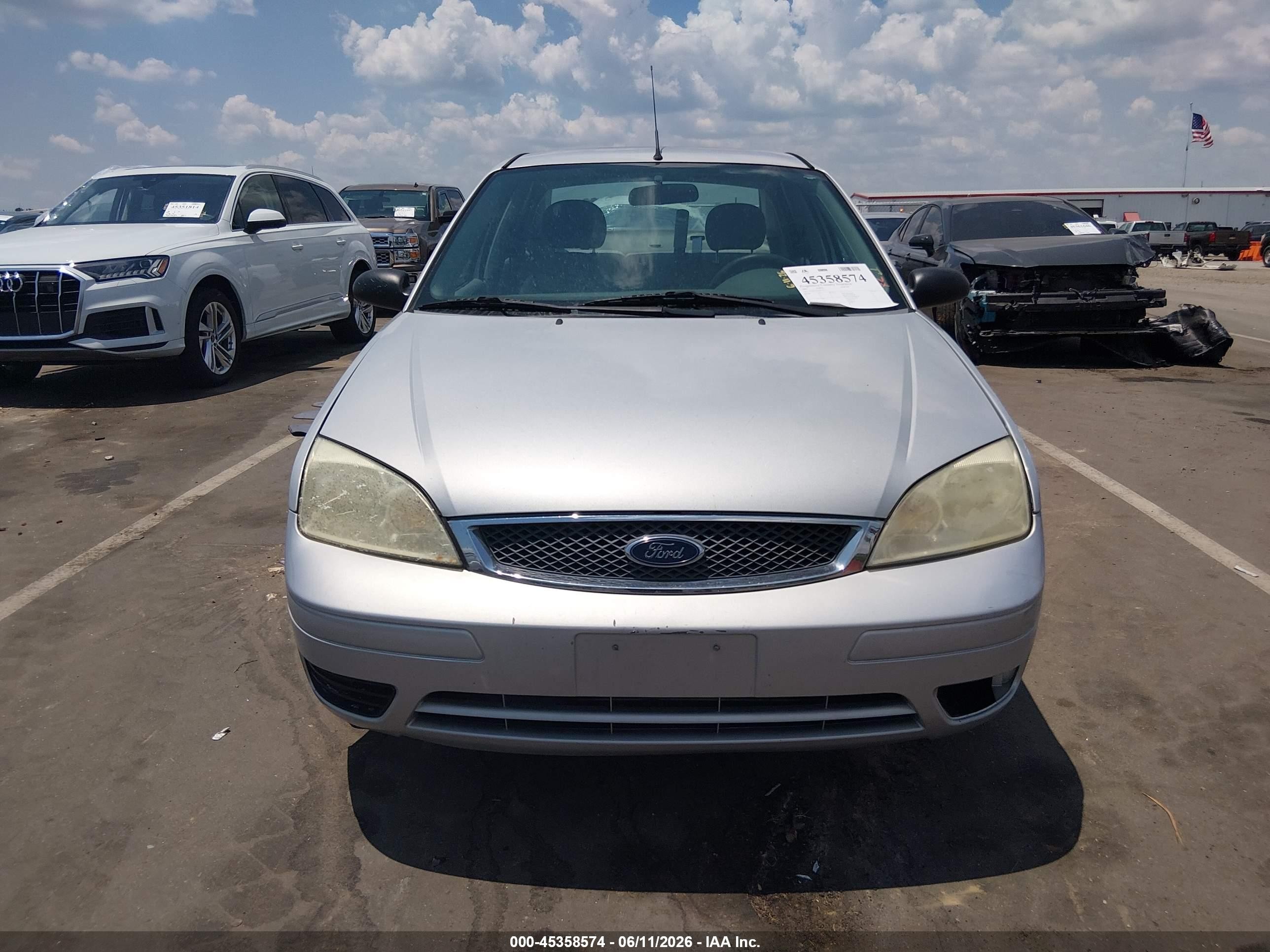 2005 Ford Focus Zx4 Silver vin: 1FAFP34N65W175151