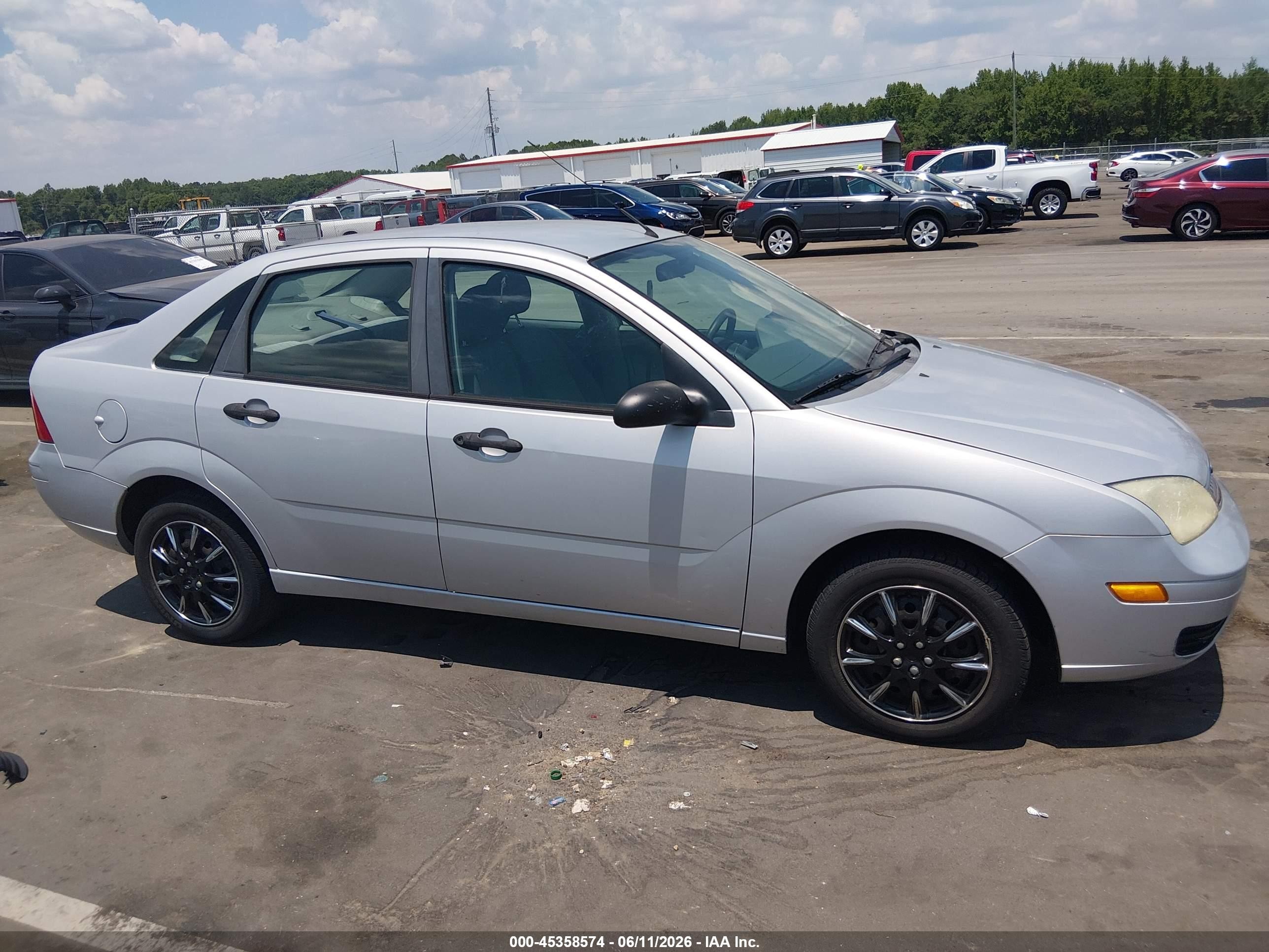 2005 Ford Focus Zx4 Silver vin: 1FAFP34N65W175151