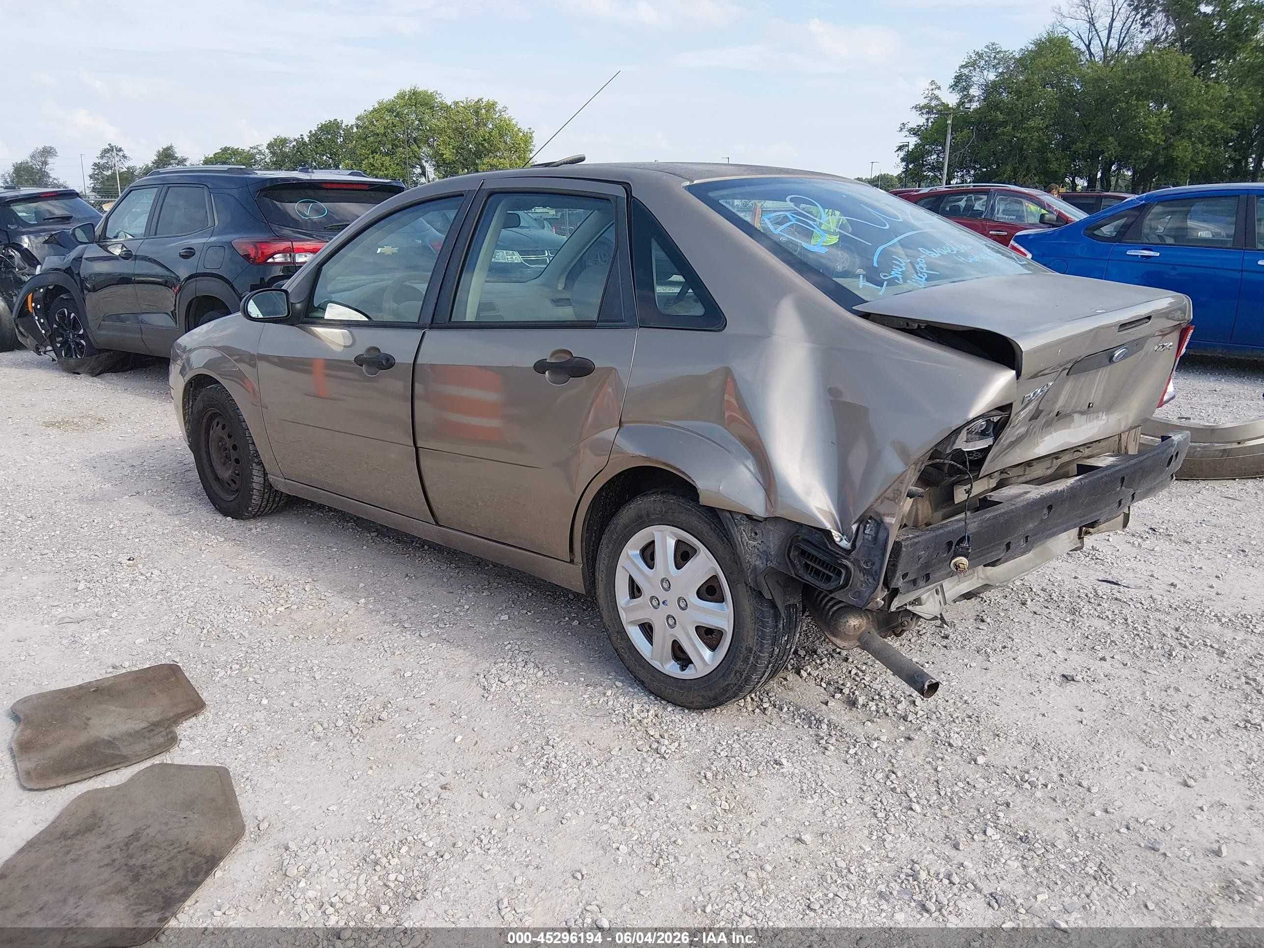 2005 Ford Focus Zx4 Бежевый vin: 1FAFP34N65W179443