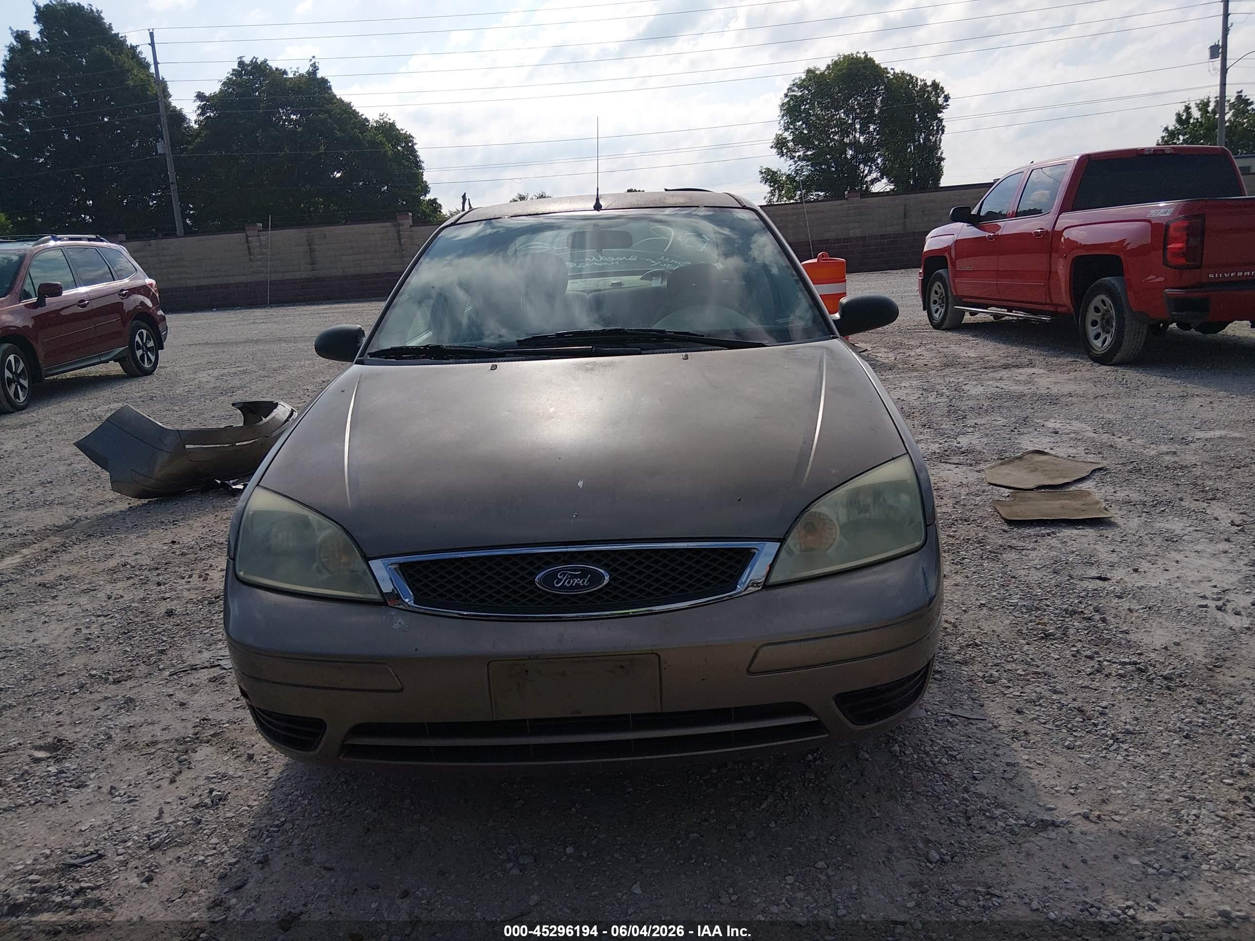 2005 Ford Focus Zx4 Бежевый vin: 1FAFP34N65W179443