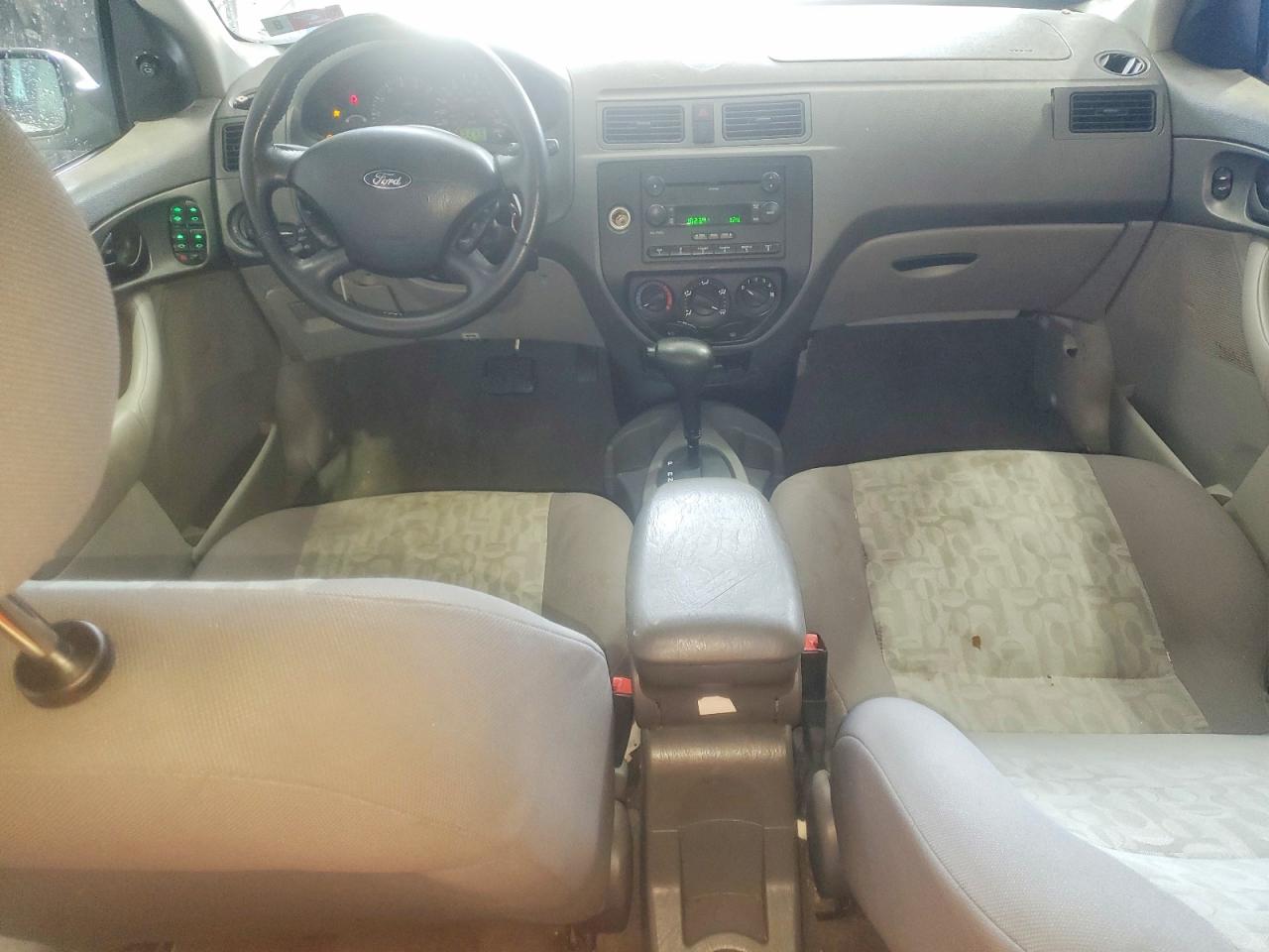 2005 Ford Focus Zx4 White vin: 1FAFP34N65W237812