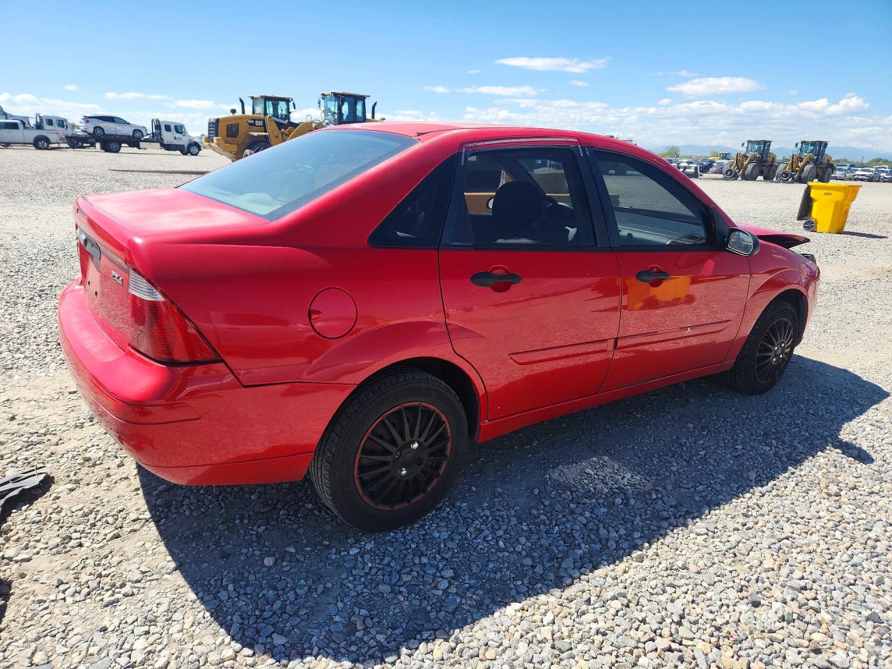 2005 Ford Focus Zx3 Red vin: 1FAFP34N65W252164