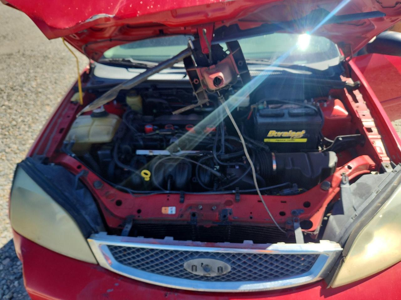 2005 Ford Focus Zx3 Red vin: 1FAFP34N65W252164