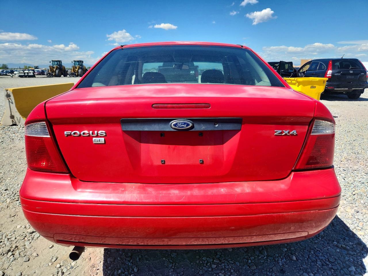 2005 Ford Focus Zx3 Red vin: 1FAFP34N65W252164