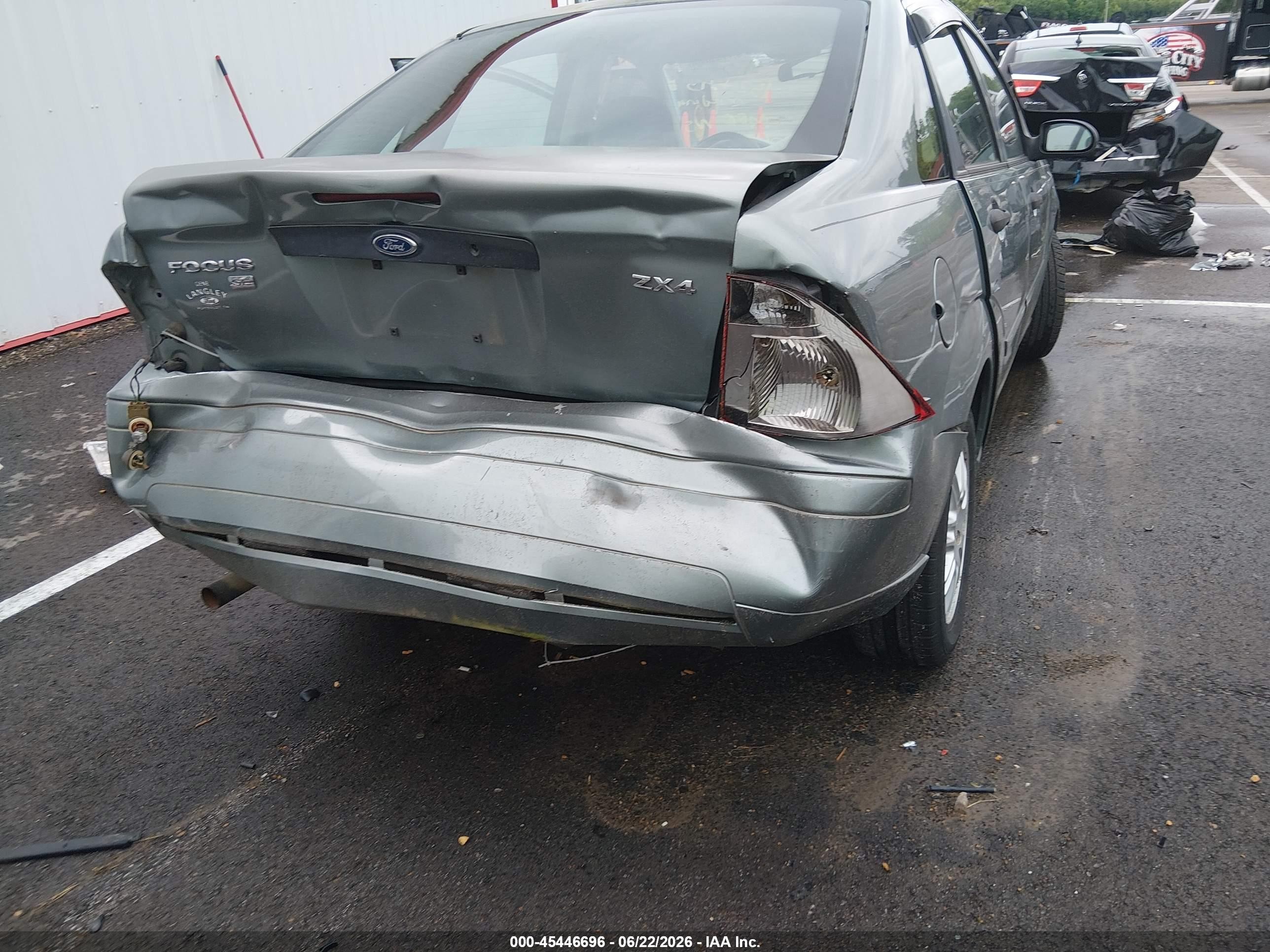 2005 Ford Focus Zx4 Зеленый vin: 1FAFP34N65W256294
