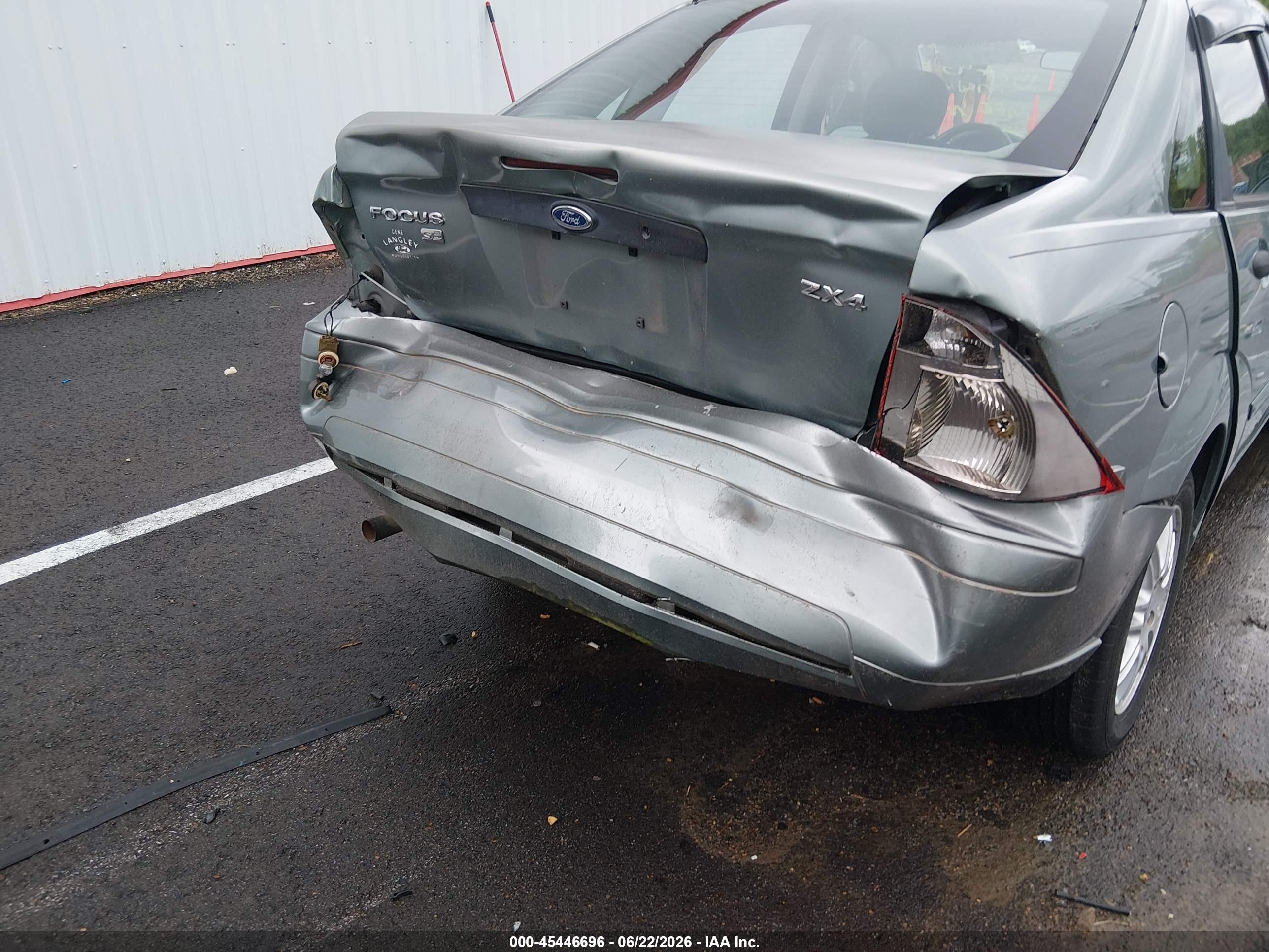 2005 Ford Focus Zx4 Зеленый vin: 1FAFP34N65W256294