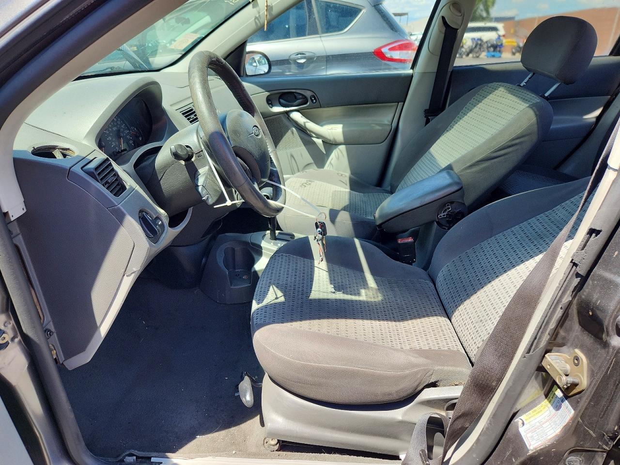 2005 Ford Focus Zx4 Gray vin: 1FAFP34N65W271359