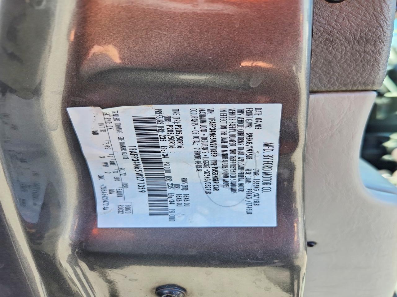 2005 Ford Focus Zx4 Gray vin: 1FAFP34N65W271359