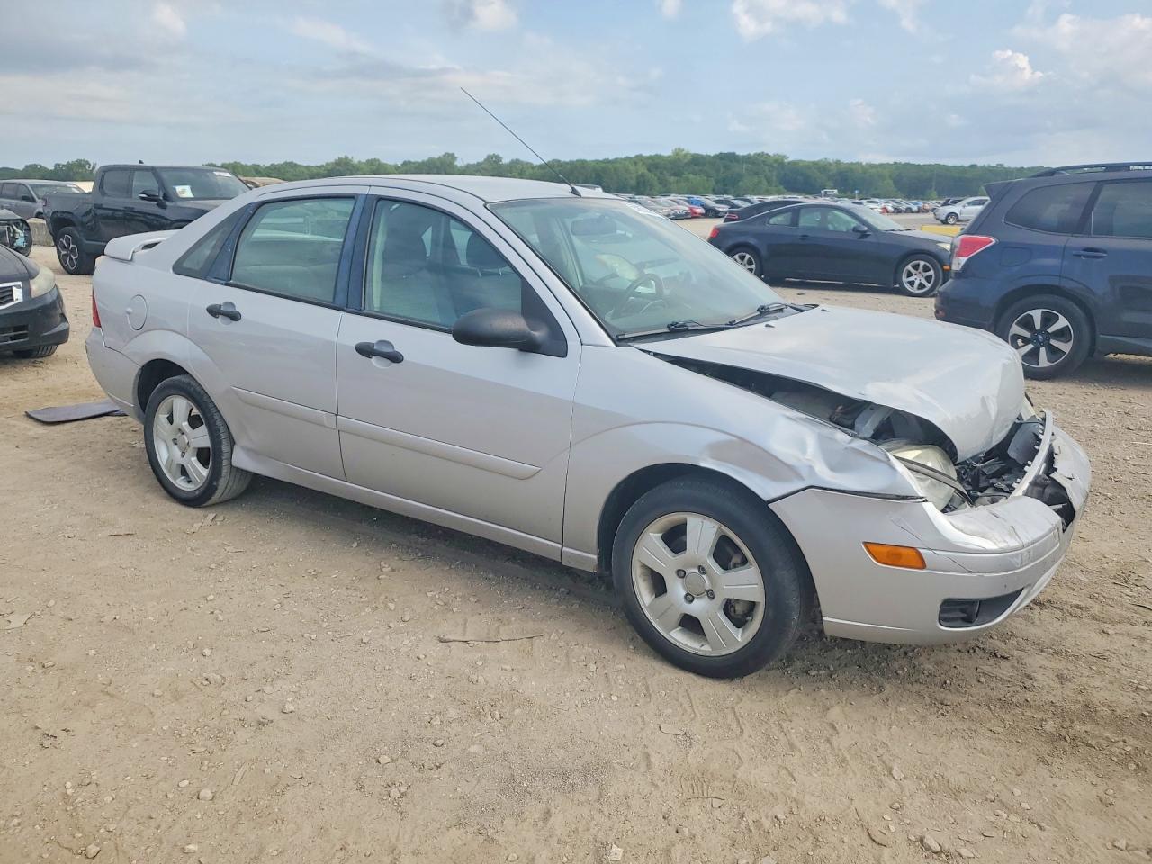 2006 Ford Focus Zx4 Silver vin: 1FAFP34N66W144323
