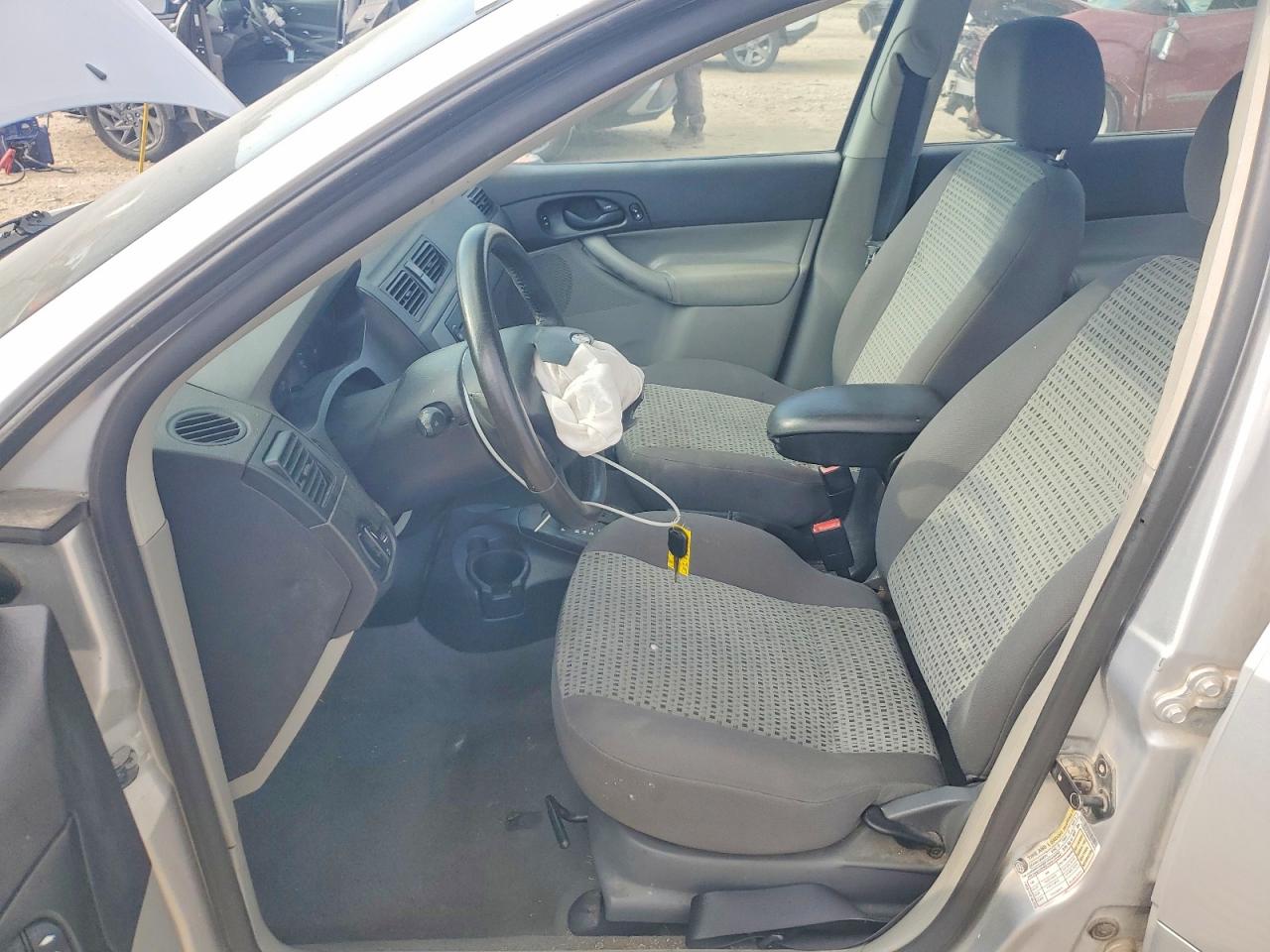 2006 Ford Focus Zx4 Silver vin: 1FAFP34N66W144323