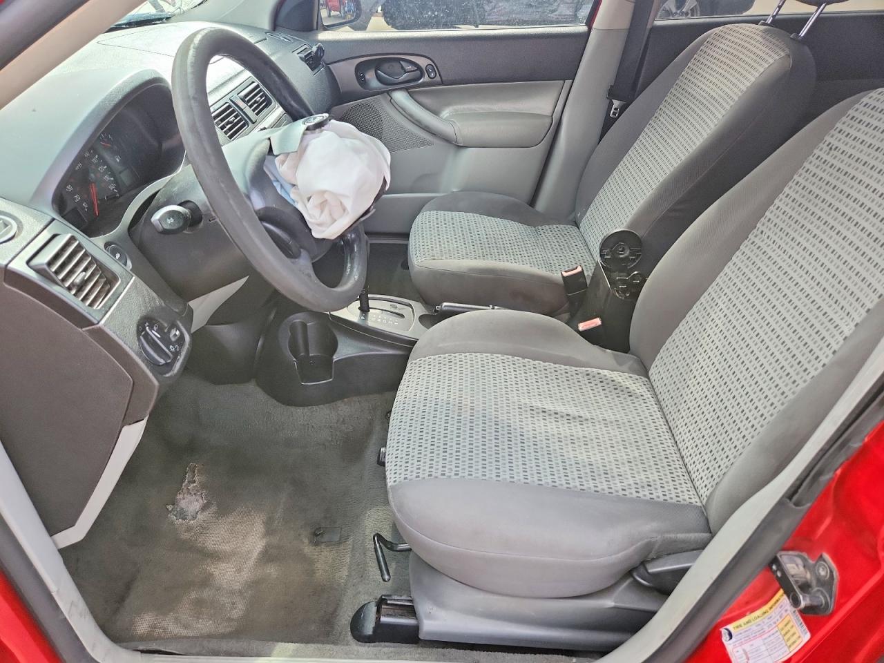 2006 Ford Focus Zx4 Red vin: 1FAFP34N66W145973