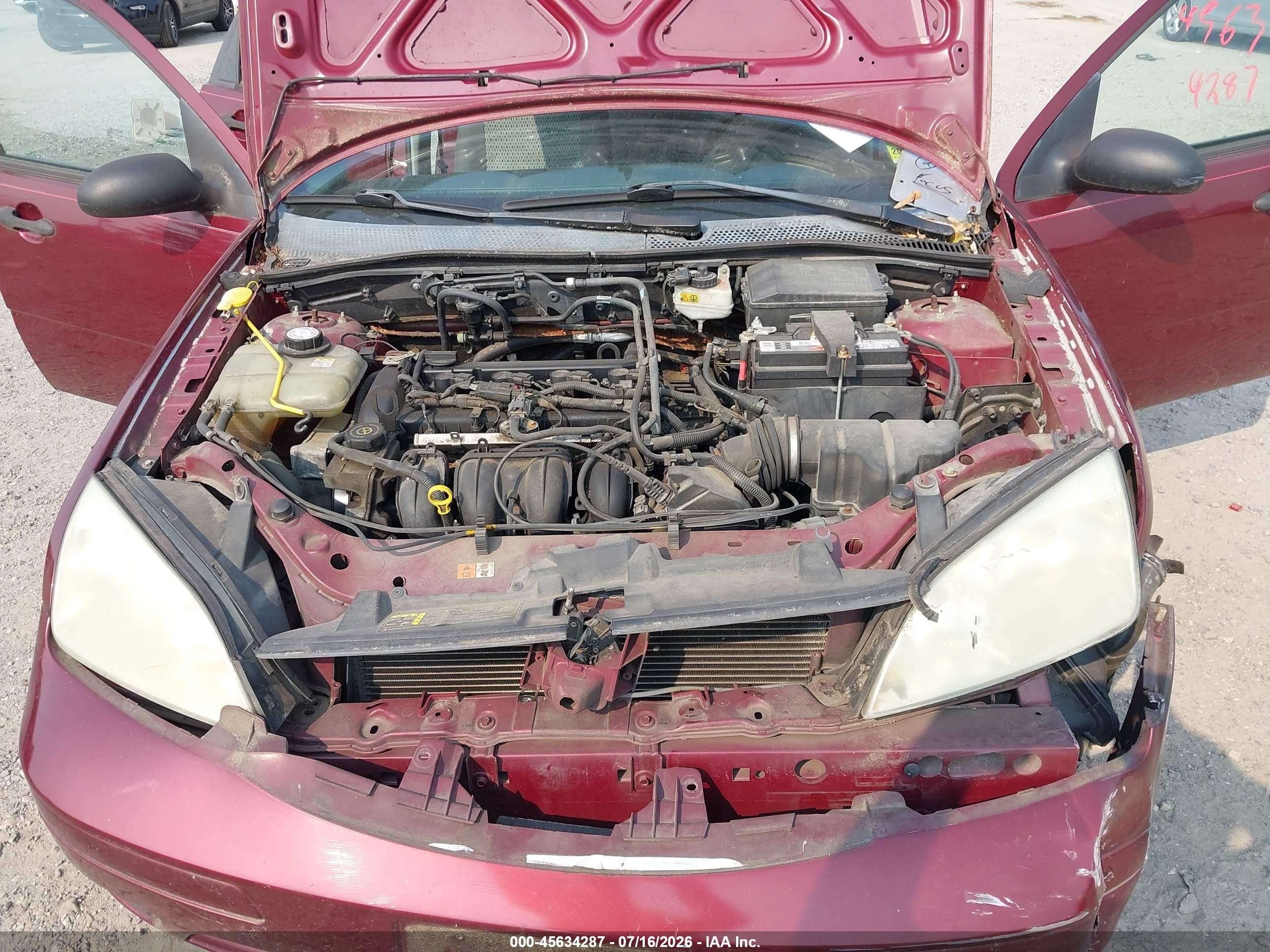2006 Ford Focus Zx4 Burgundy vin: 1FAFP34N66W164670