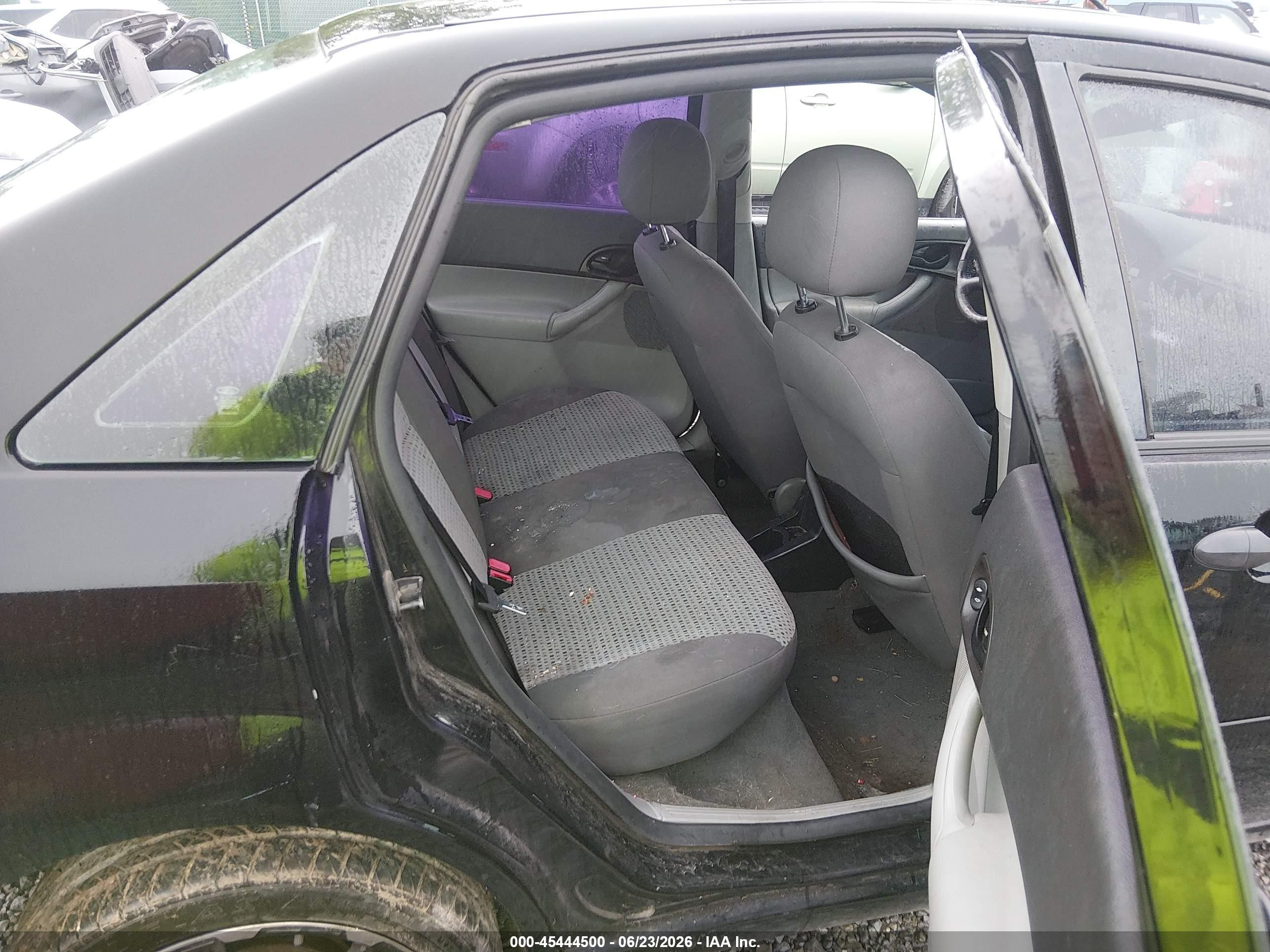 2007 Ford Focus S/se/ses Black vin: 1FAFP34N67W154111