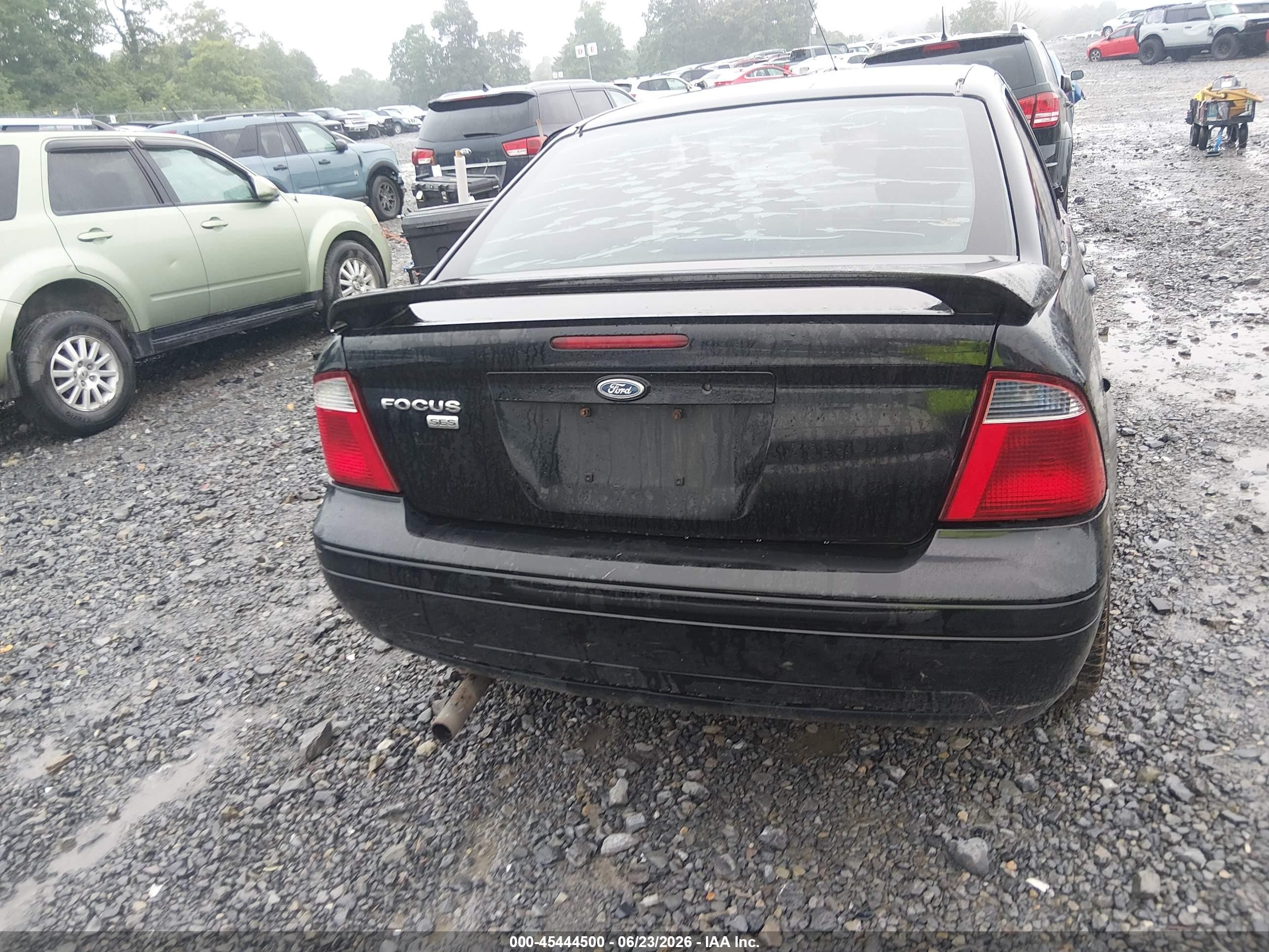 2007 Ford Focus S/se/ses Black vin: 1FAFP34N67W154111
